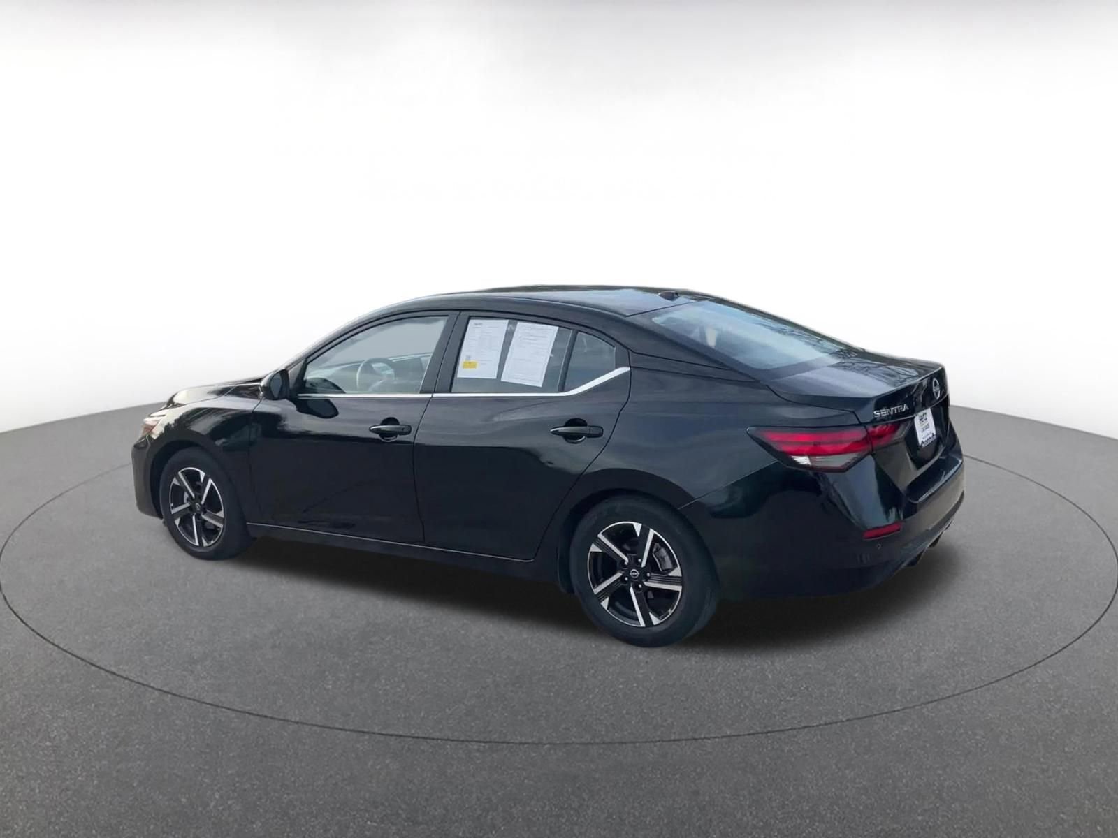 Thumbnail: 2025 Nissan Sentra - 10