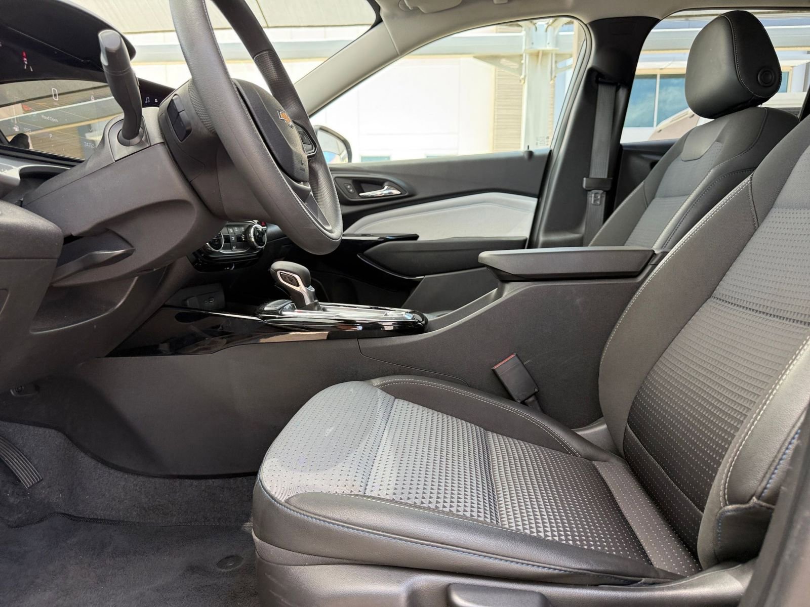 Thumbnail: 2025 Chevrolet Trax - 27