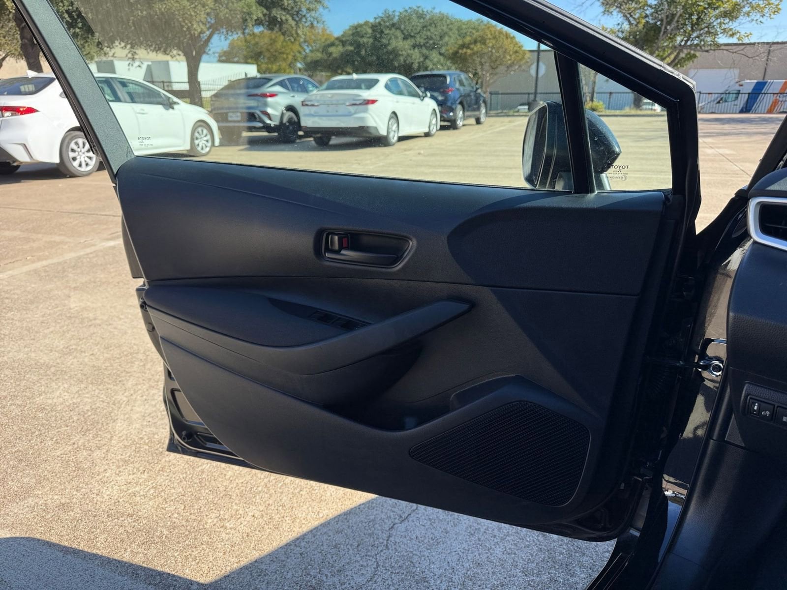 Thumbnail: 2025 Toyota Corolla - 20