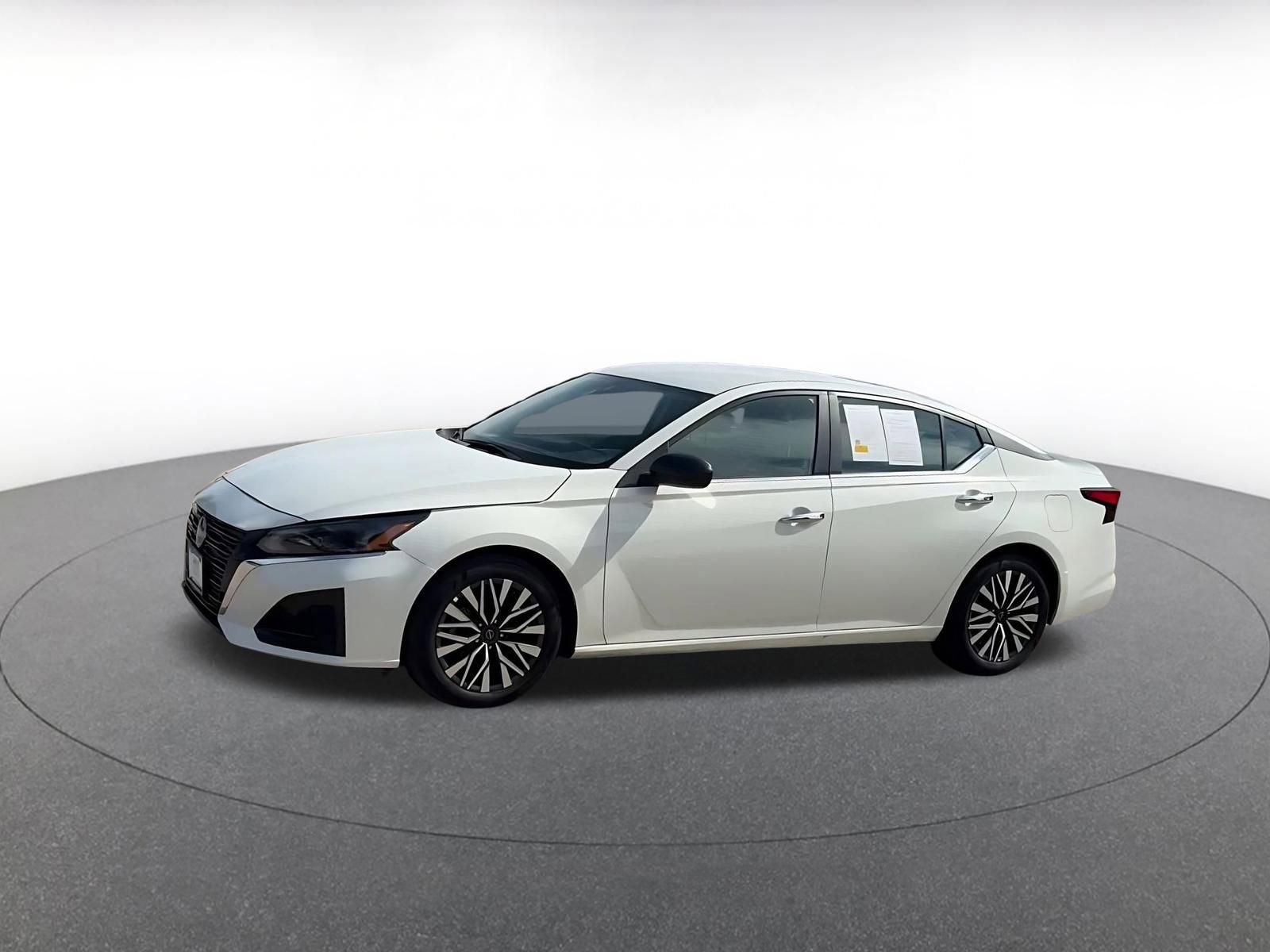 Thumbnail: 2025 Nissan Altima - 8