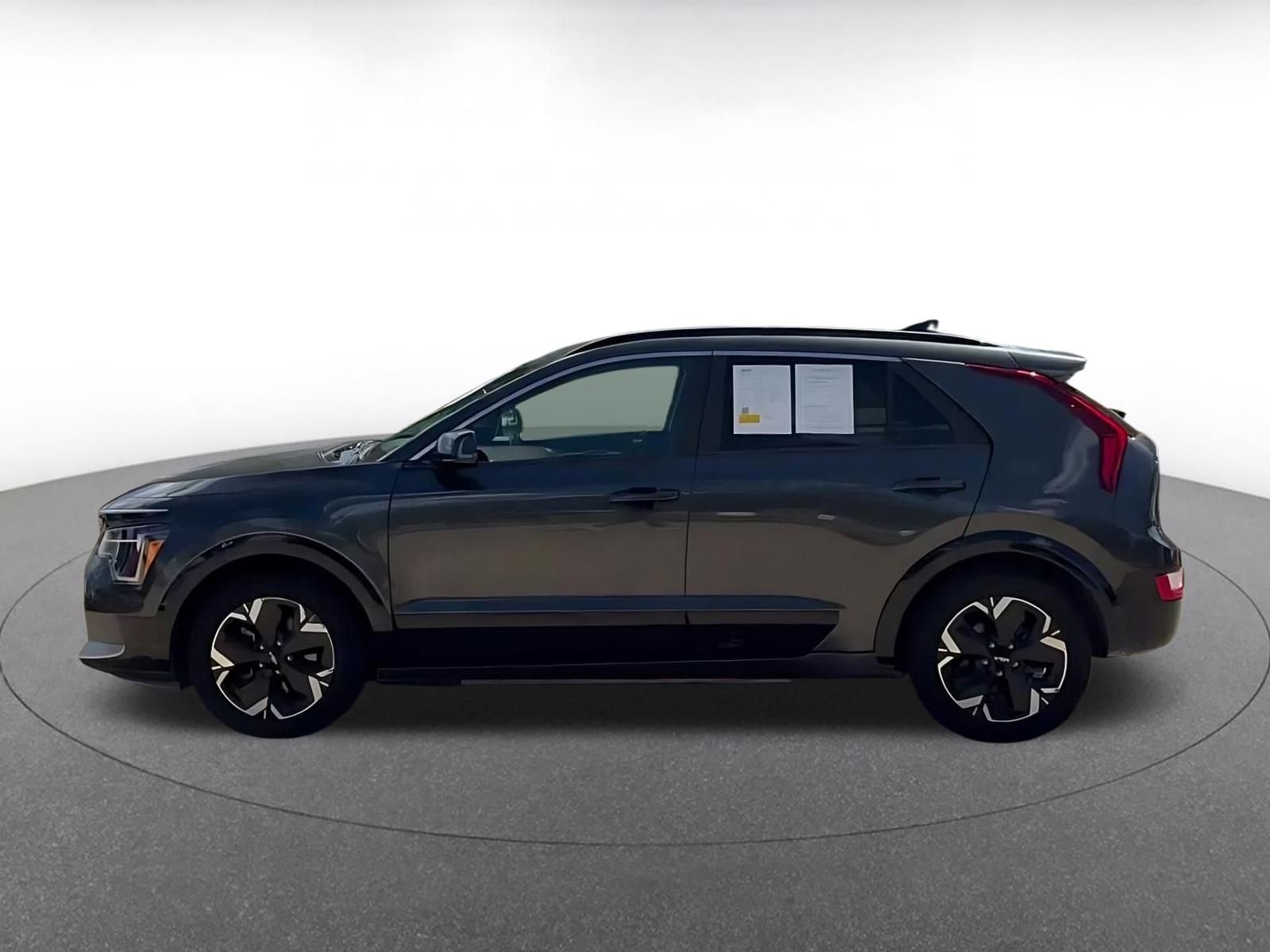 Thumbnail: 2024 Kia Niro - 9
