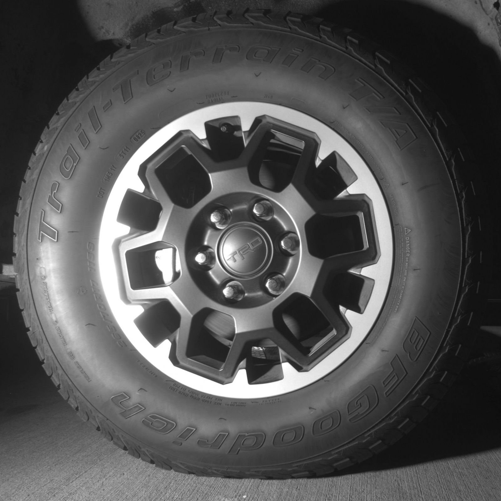 Thumbnail: 2025 Toyota Tacoma - 16