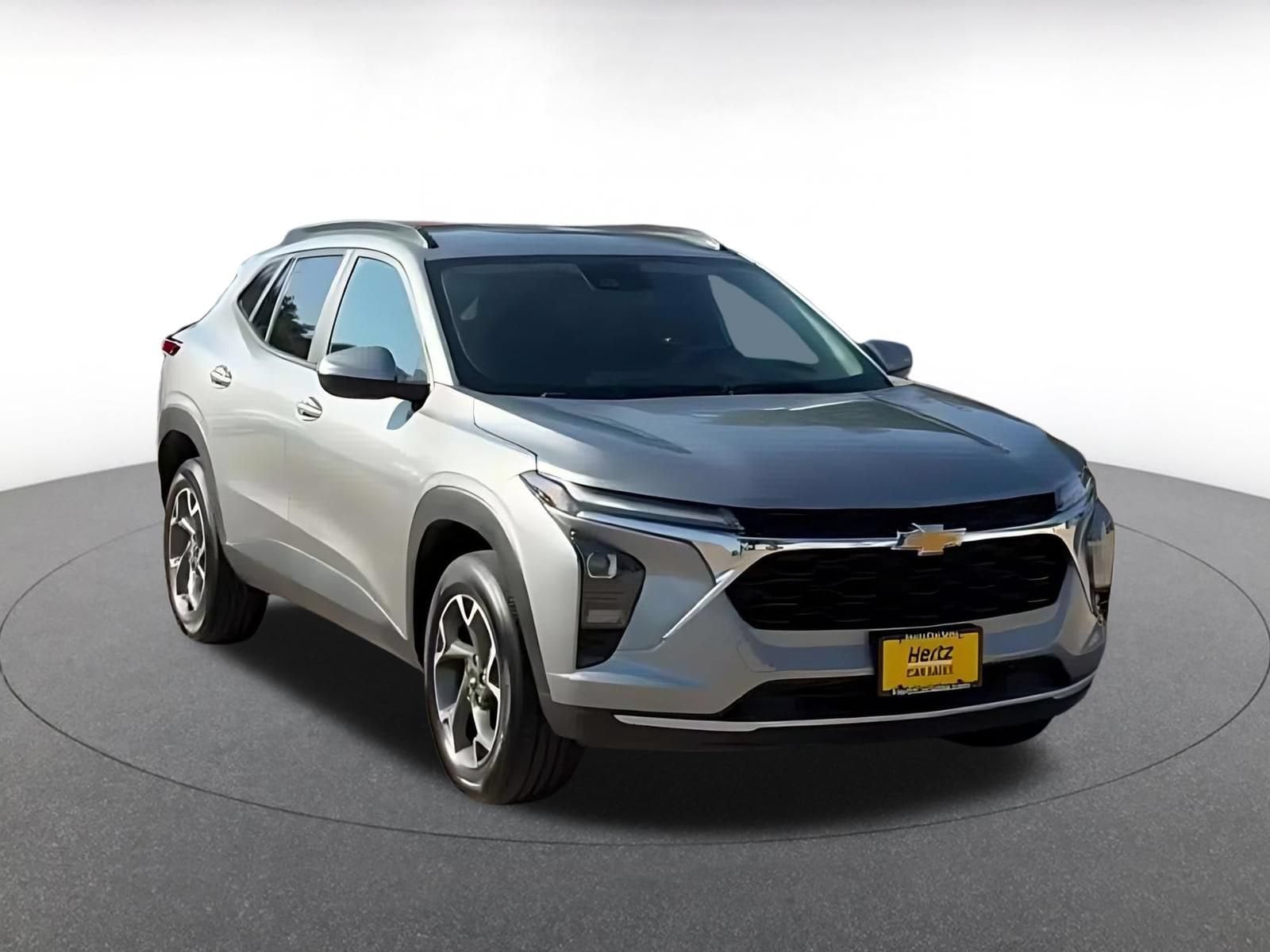 Thumbnail: 2025 Chevrolet Trax - 3