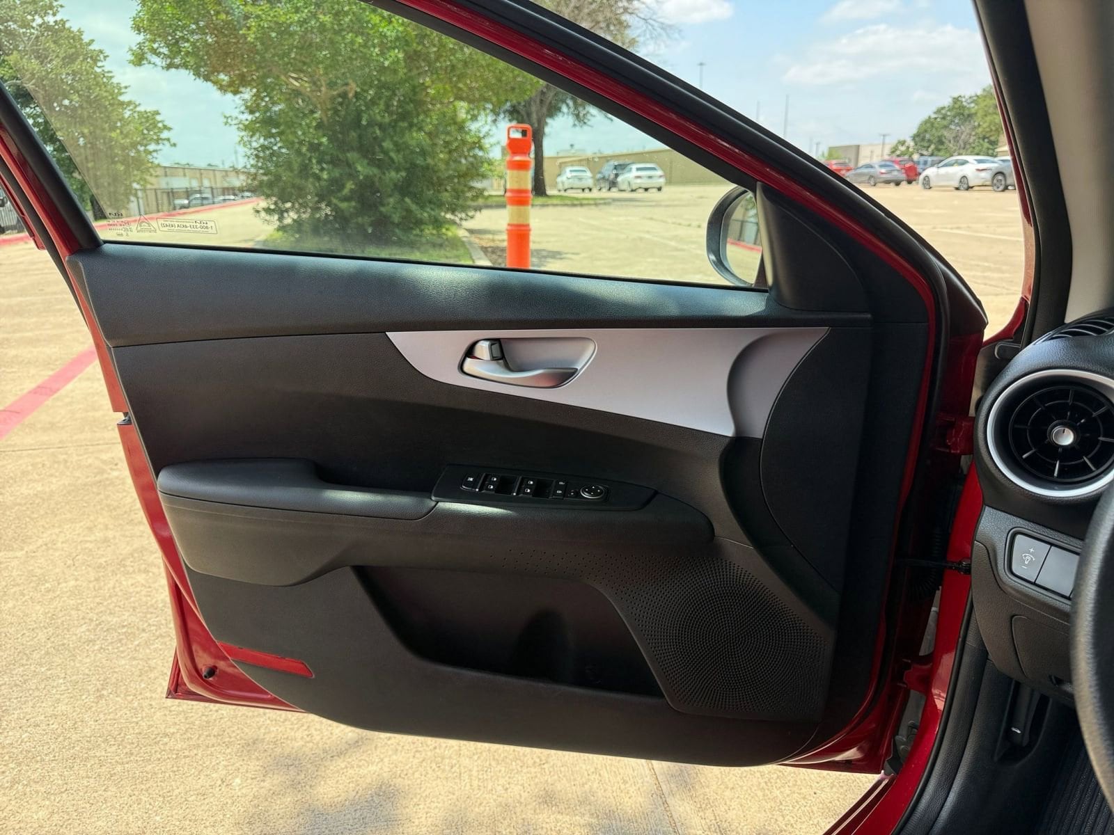 Thumbnail: 2024 Kia Forte - 21