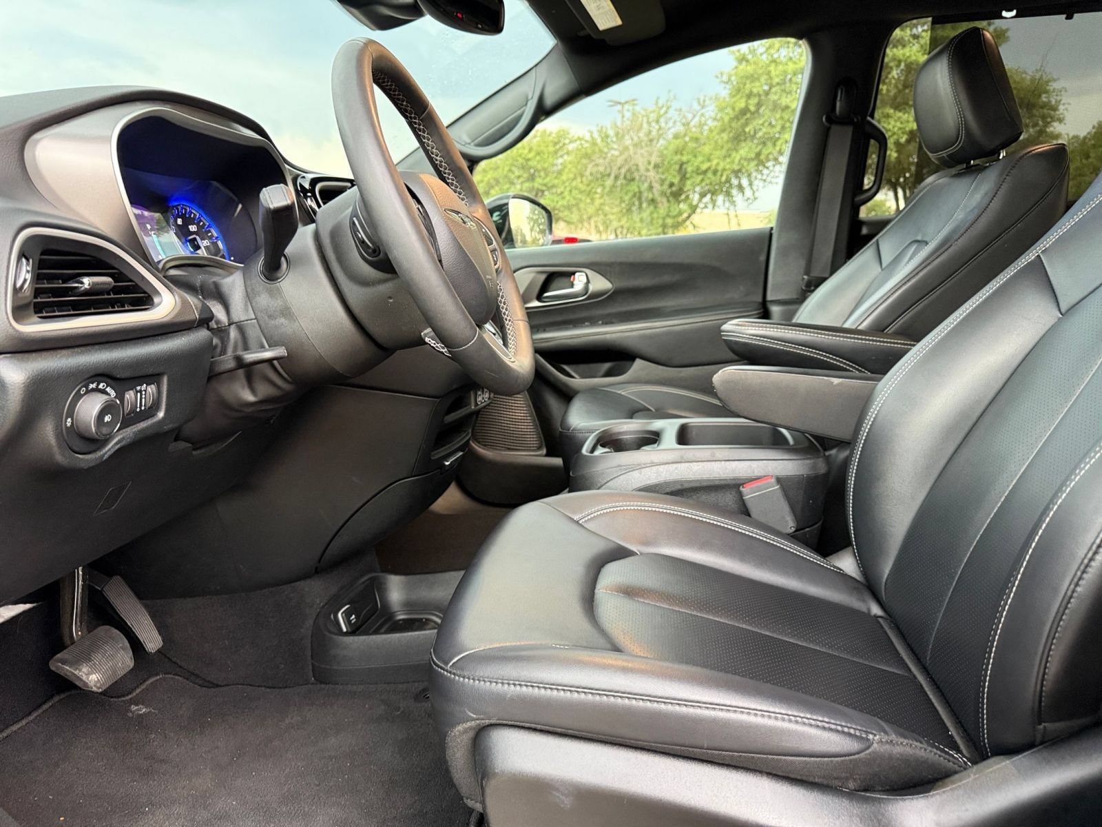 Thumbnail: 2025 Chrysler Pacifica - 27