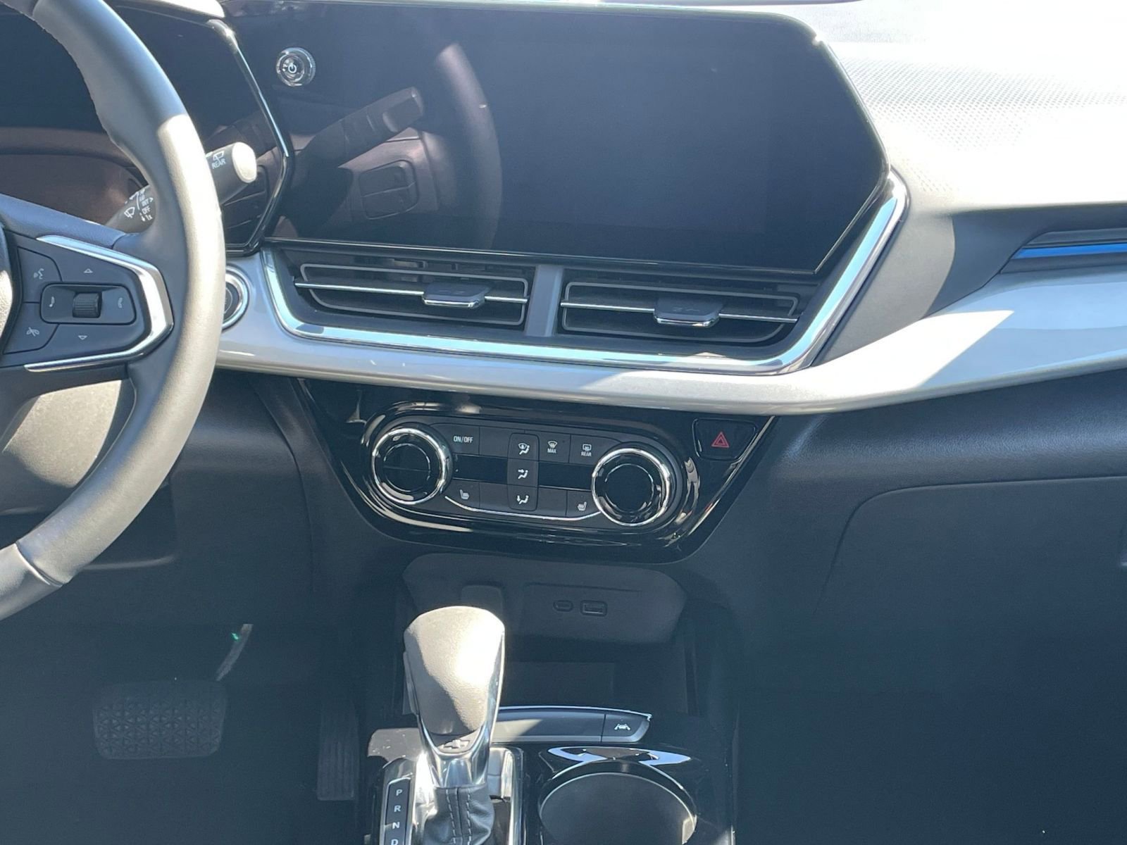 Thumbnail: 2025 Chevrolet Trax - 17