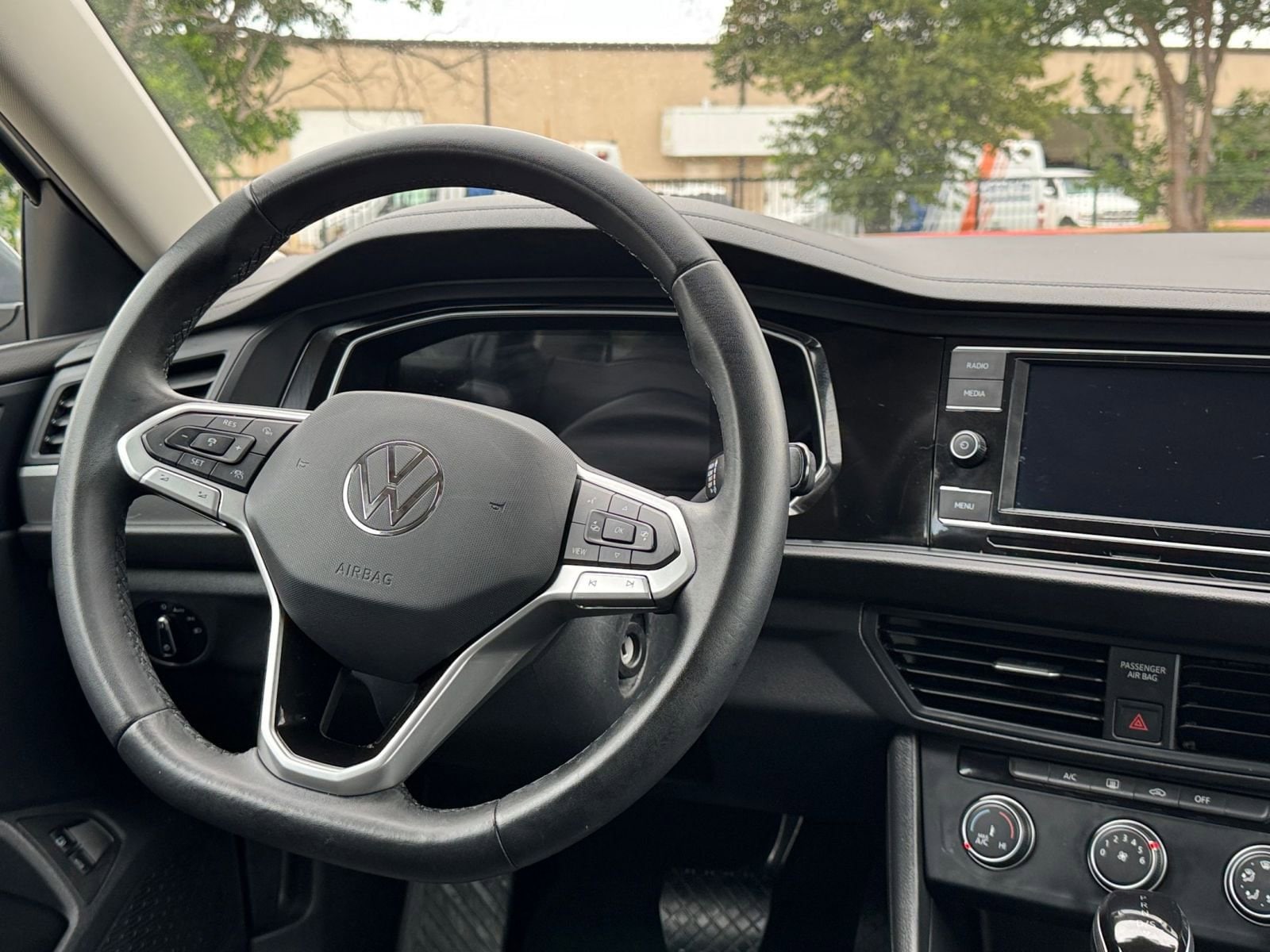 Thumbnail: 2024 Volkswagen Jetta - 34