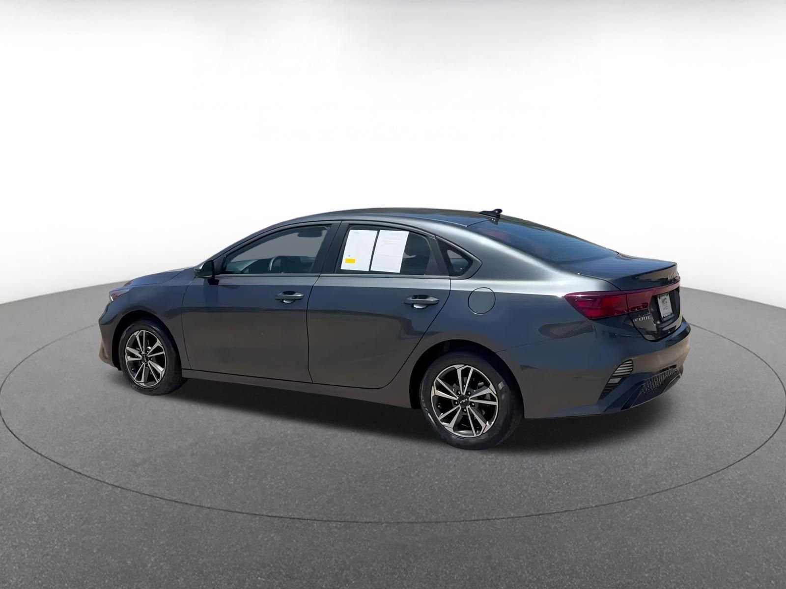 Thumbnail: 2024 Kia Forte - 10