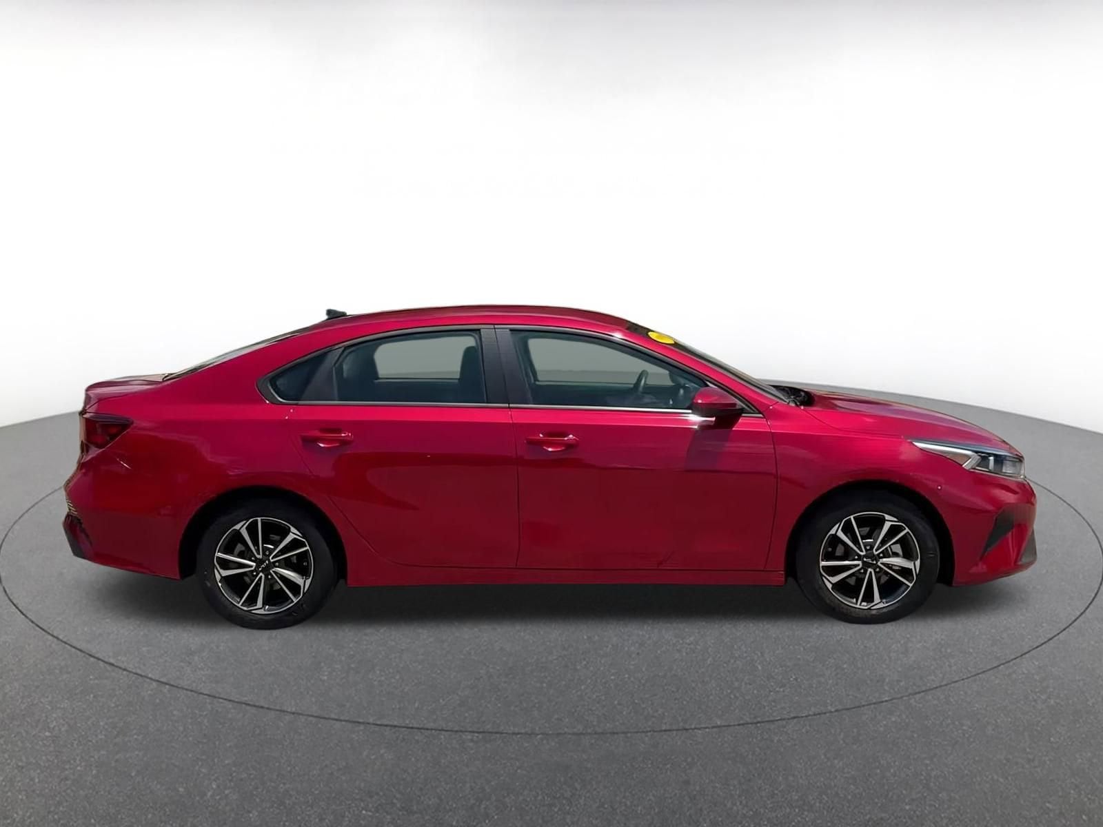 Thumbnail: 2024 Kia Forte - 16