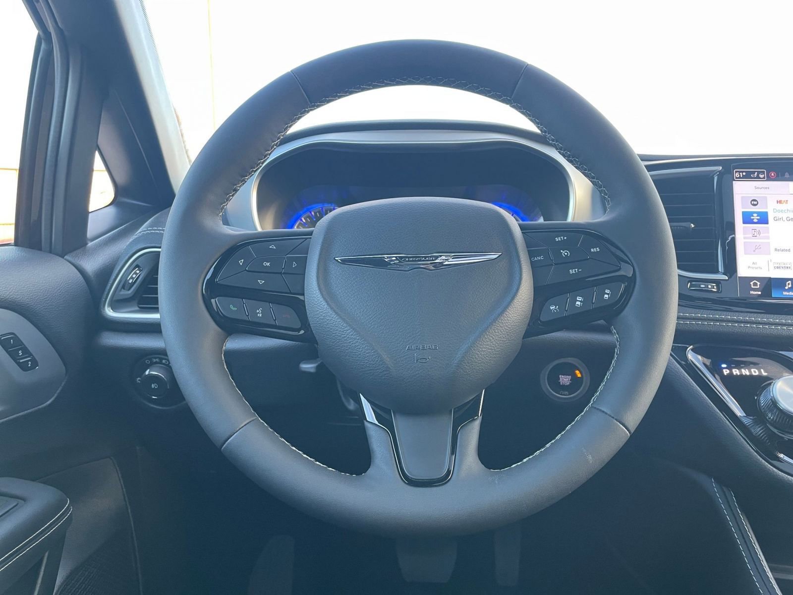 Thumbnail: 2025 Chrysler Pacifica - 32