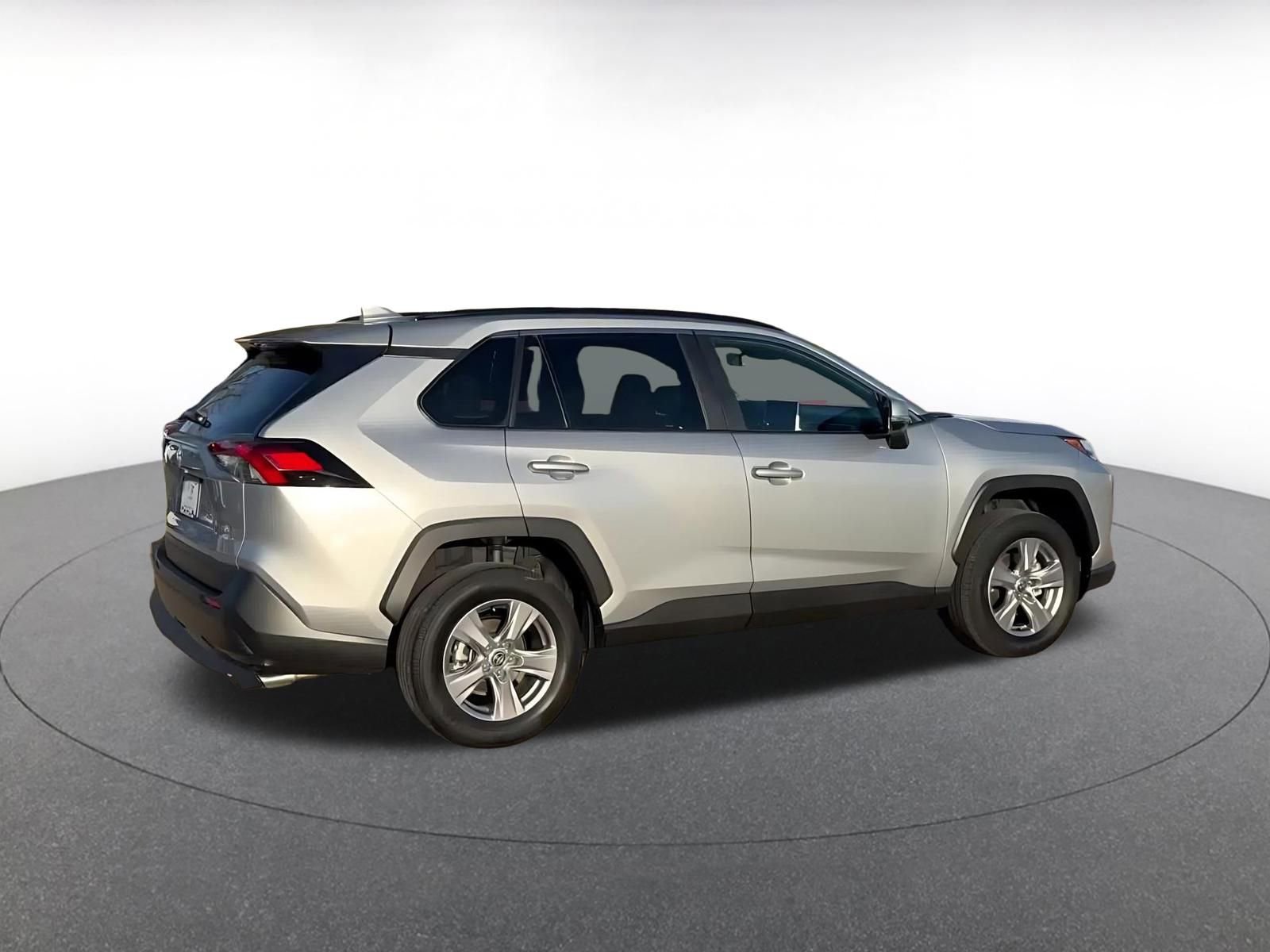 Thumbnail: 2025 Toyota RAV4 - 15