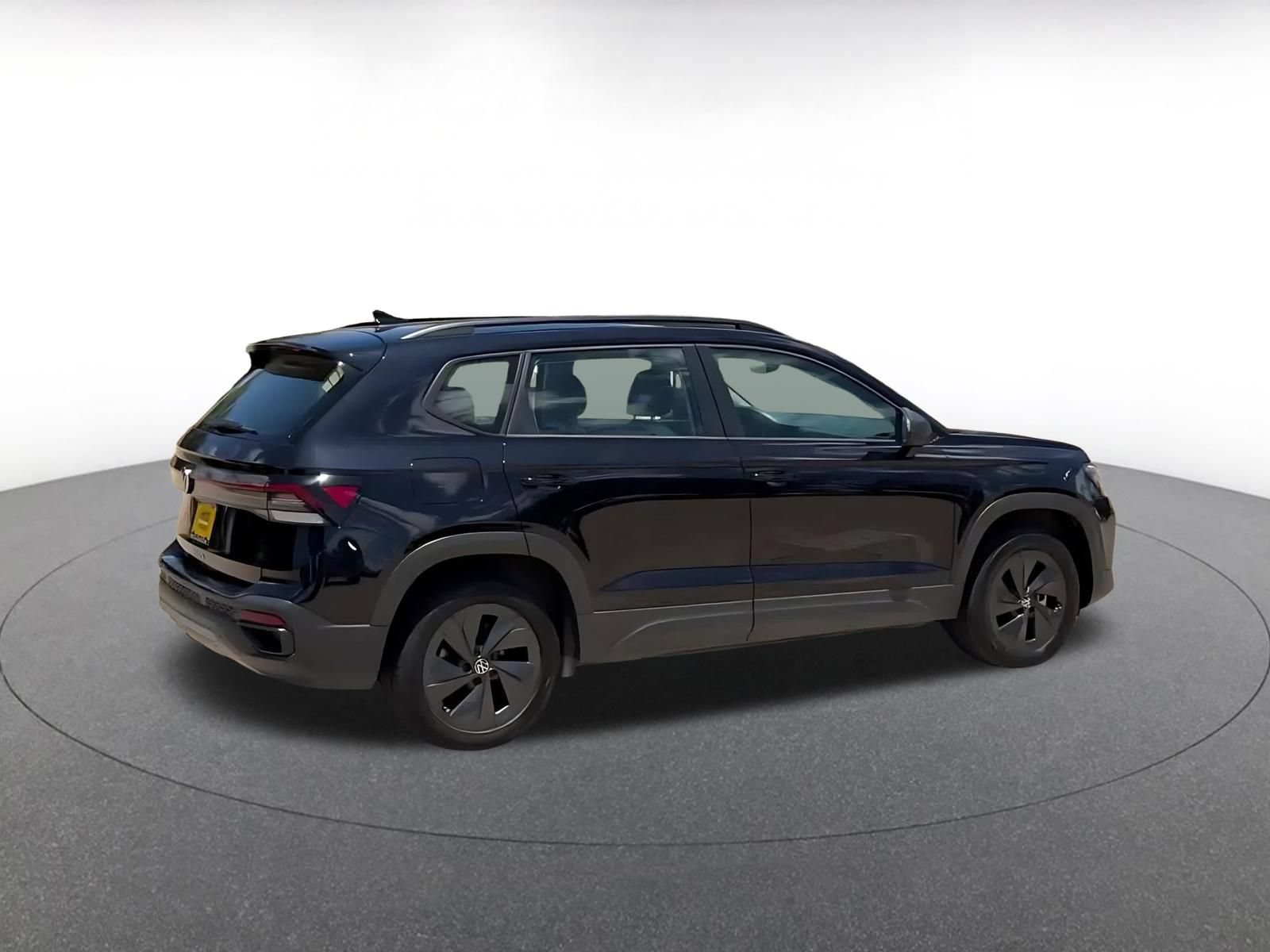 Thumbnail: 2025 Volkswagen Taos - 15