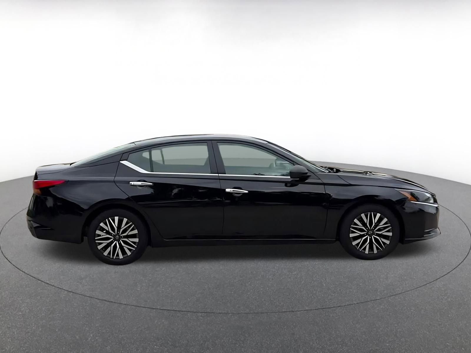 Thumbnail: 2025 Nissan Altima - 16