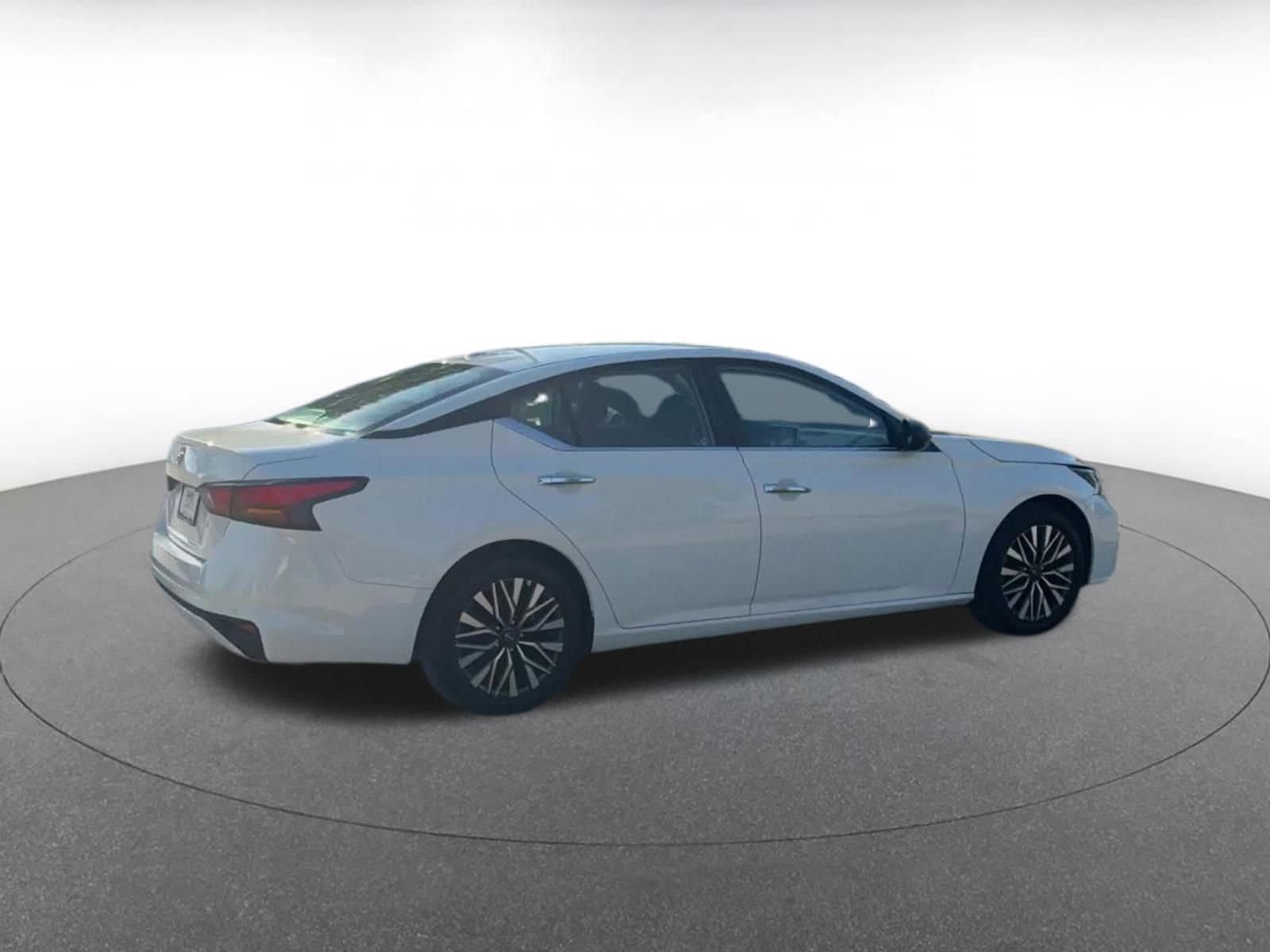 Thumbnail: 2025 Nissan Altima - 15