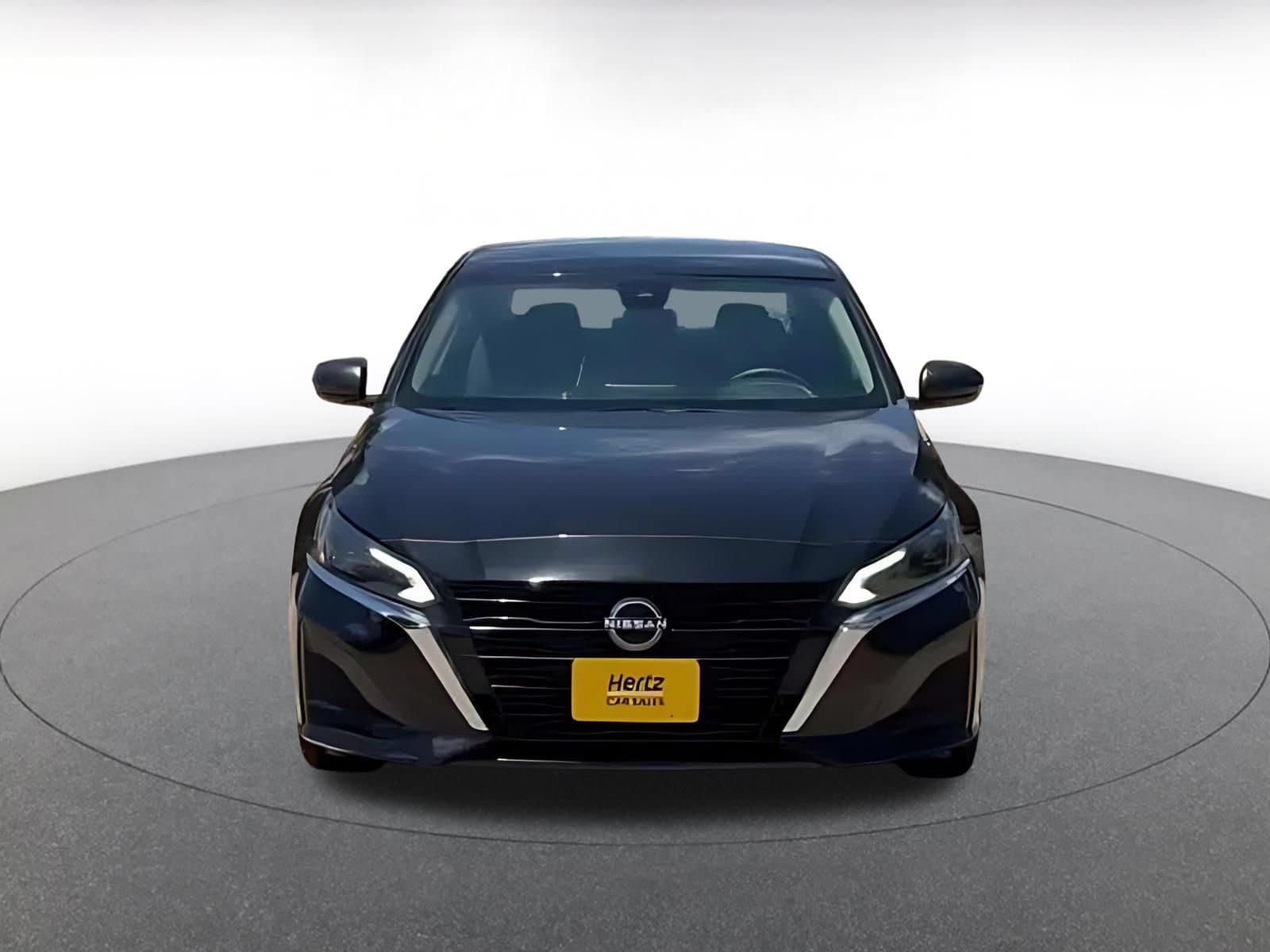 Thumbnail: 2025 Nissan Altima - 4