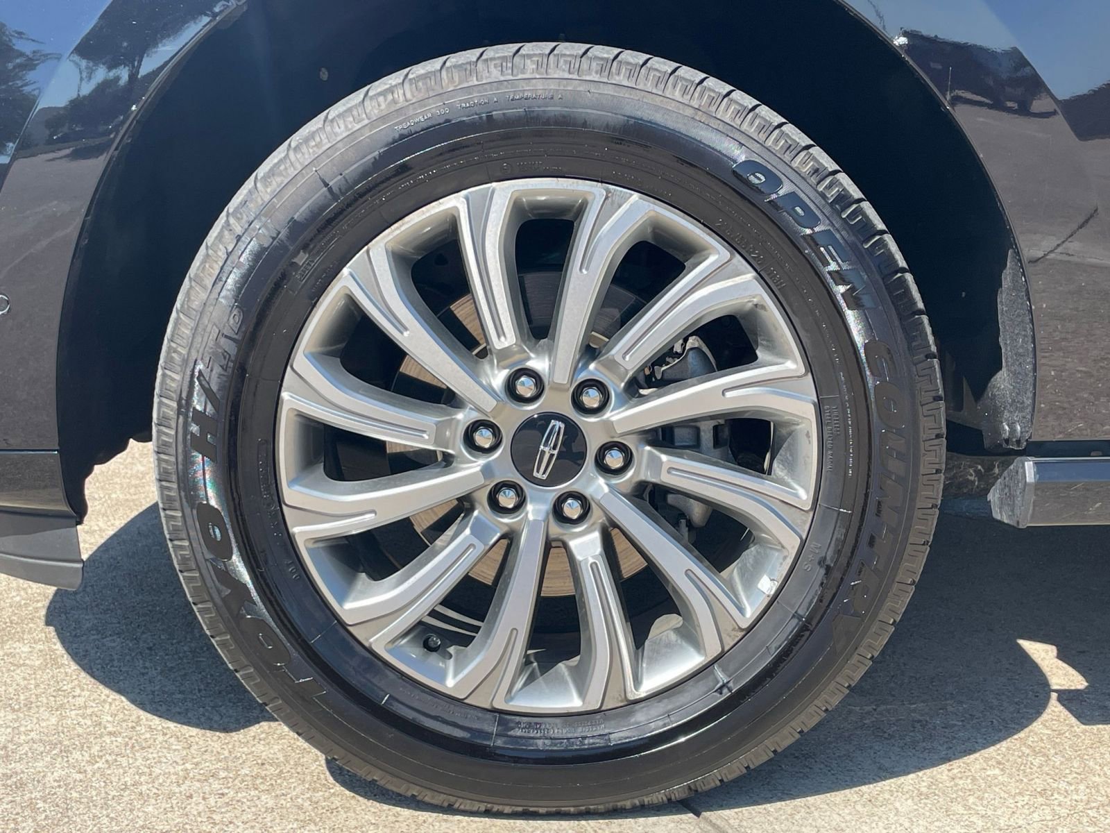 Thumbnail: 2024 Lincoln Navigator - 30