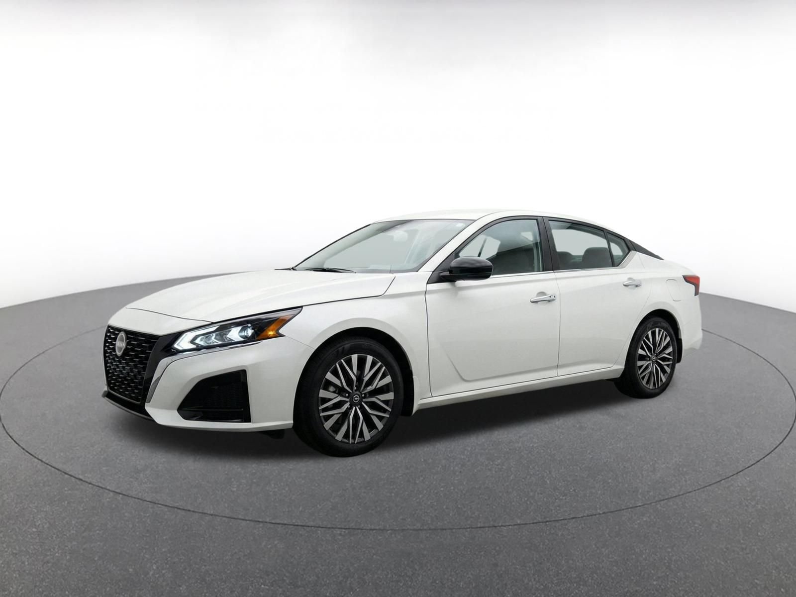 Thumbnail: 2025 Nissan Altima - 3