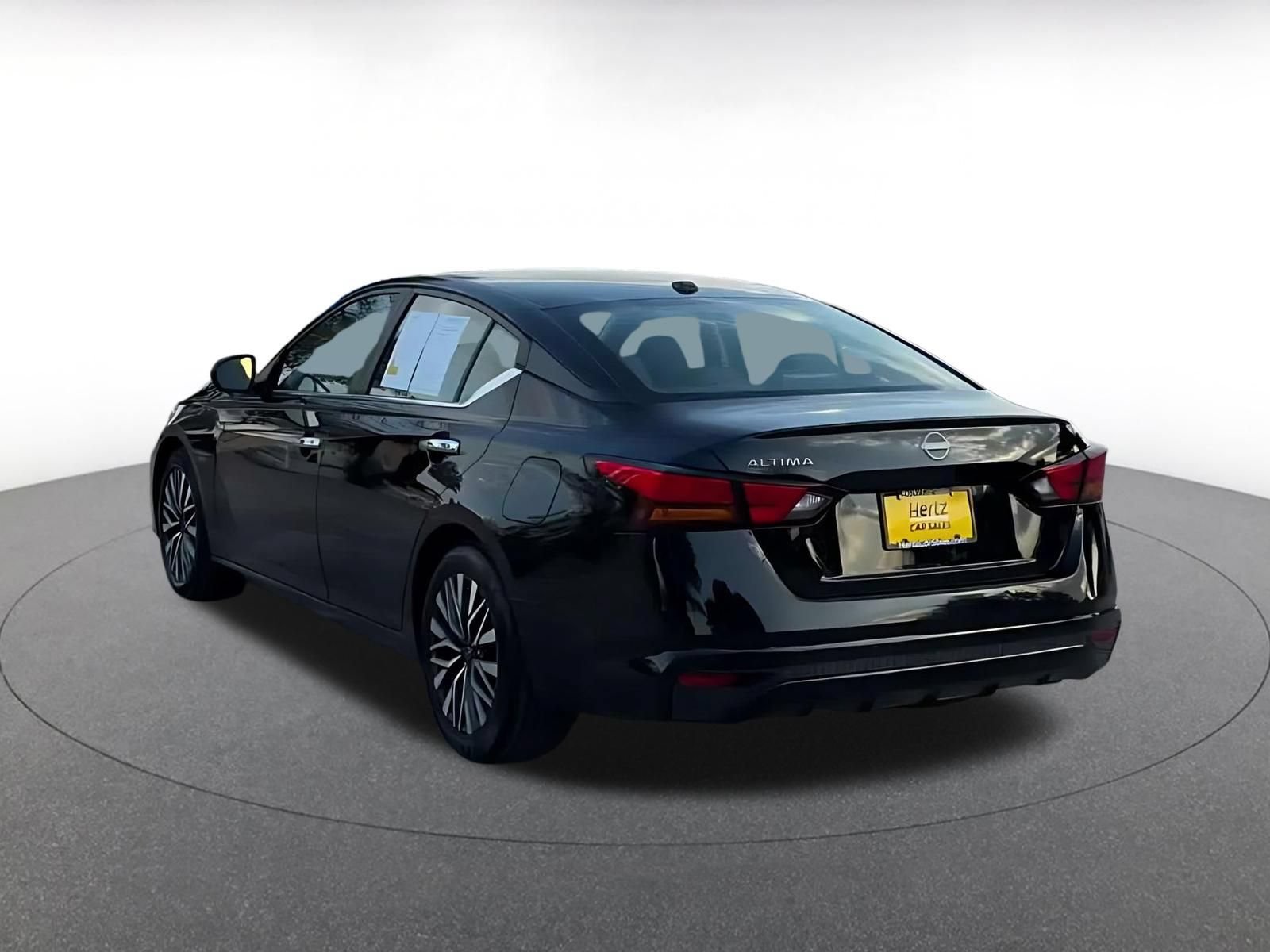 Thumbnail: 2025 Nissan Altima - 10
