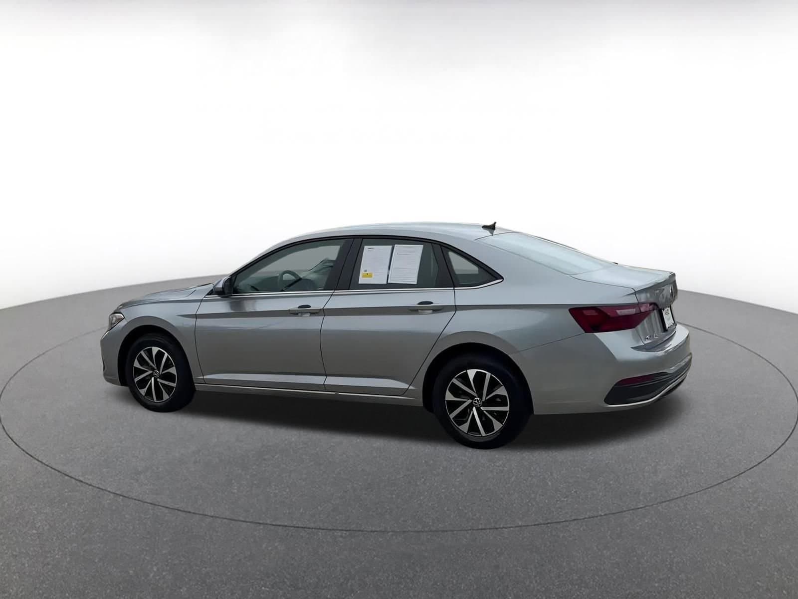 Thumbnail: 2024 Volkswagen Jetta - 11