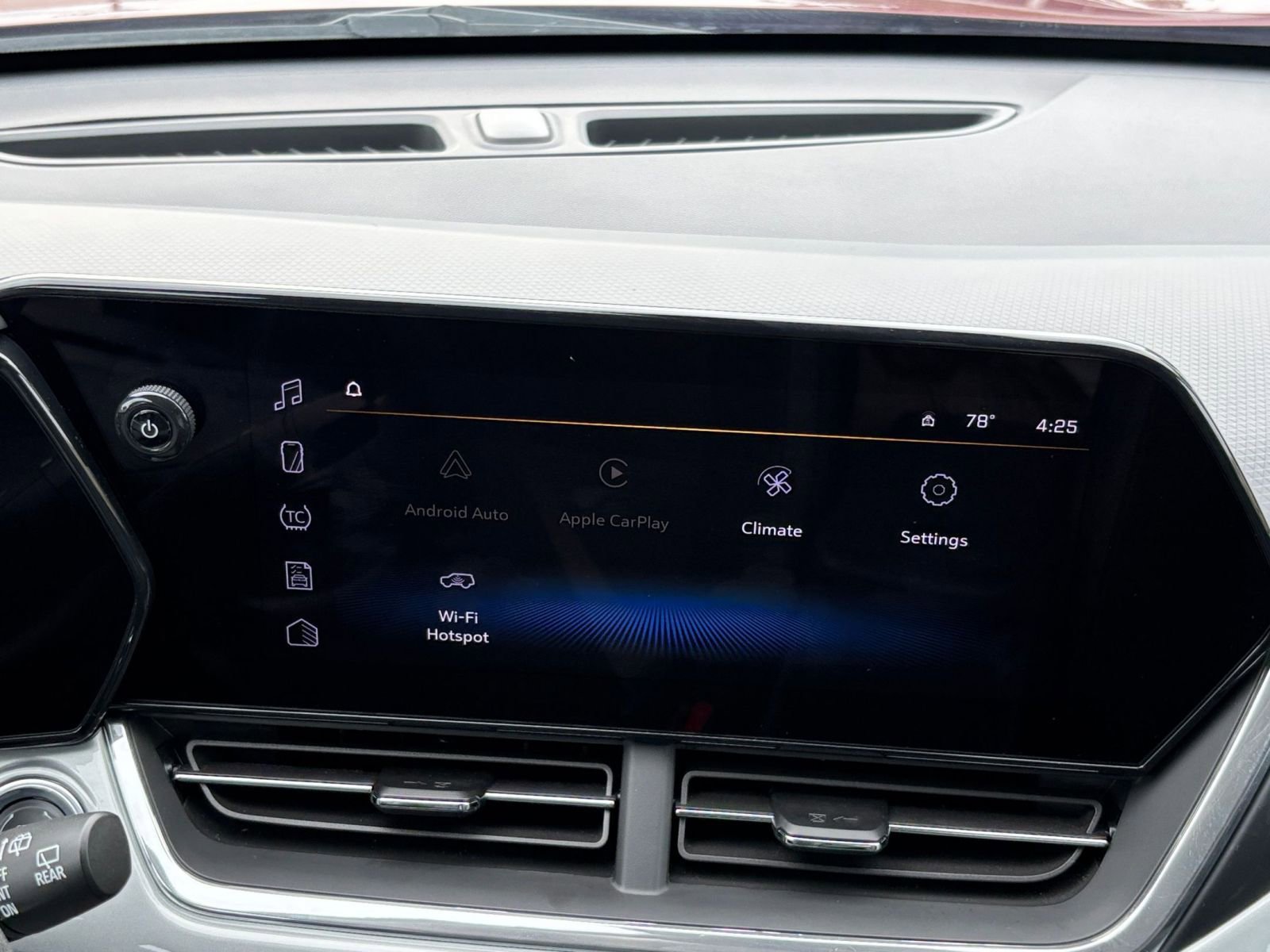 Thumbnail: 2025 Chevrolet Trax - 21