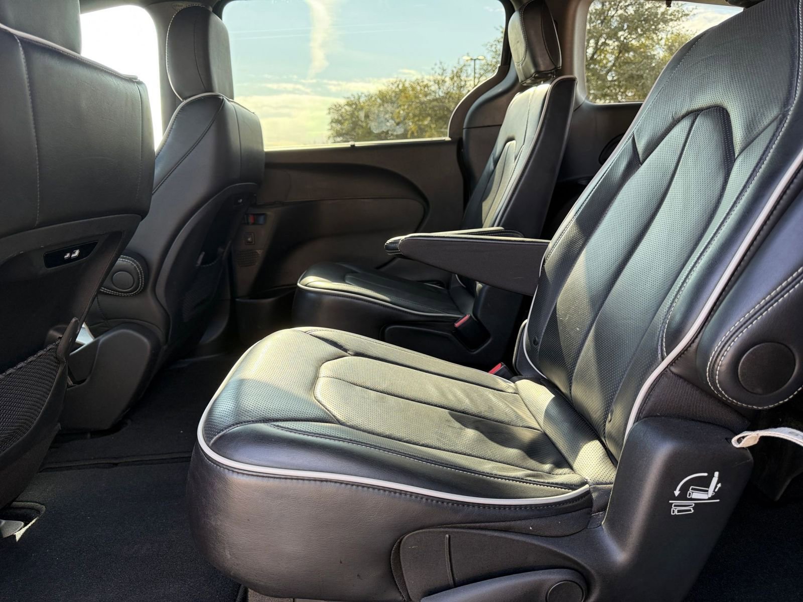 Thumbnail: 2025 Chrysler Pacifica - 29