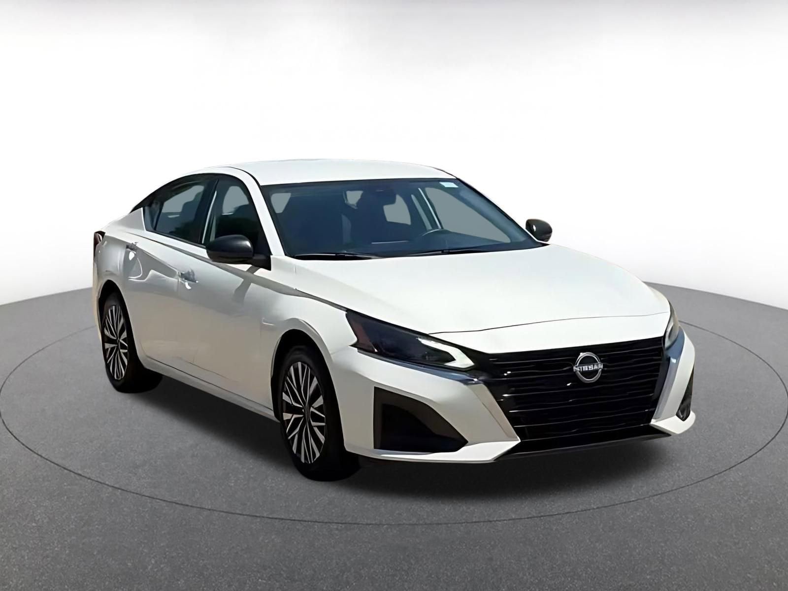 Thumbnail: 2025 Nissan Altima - 3