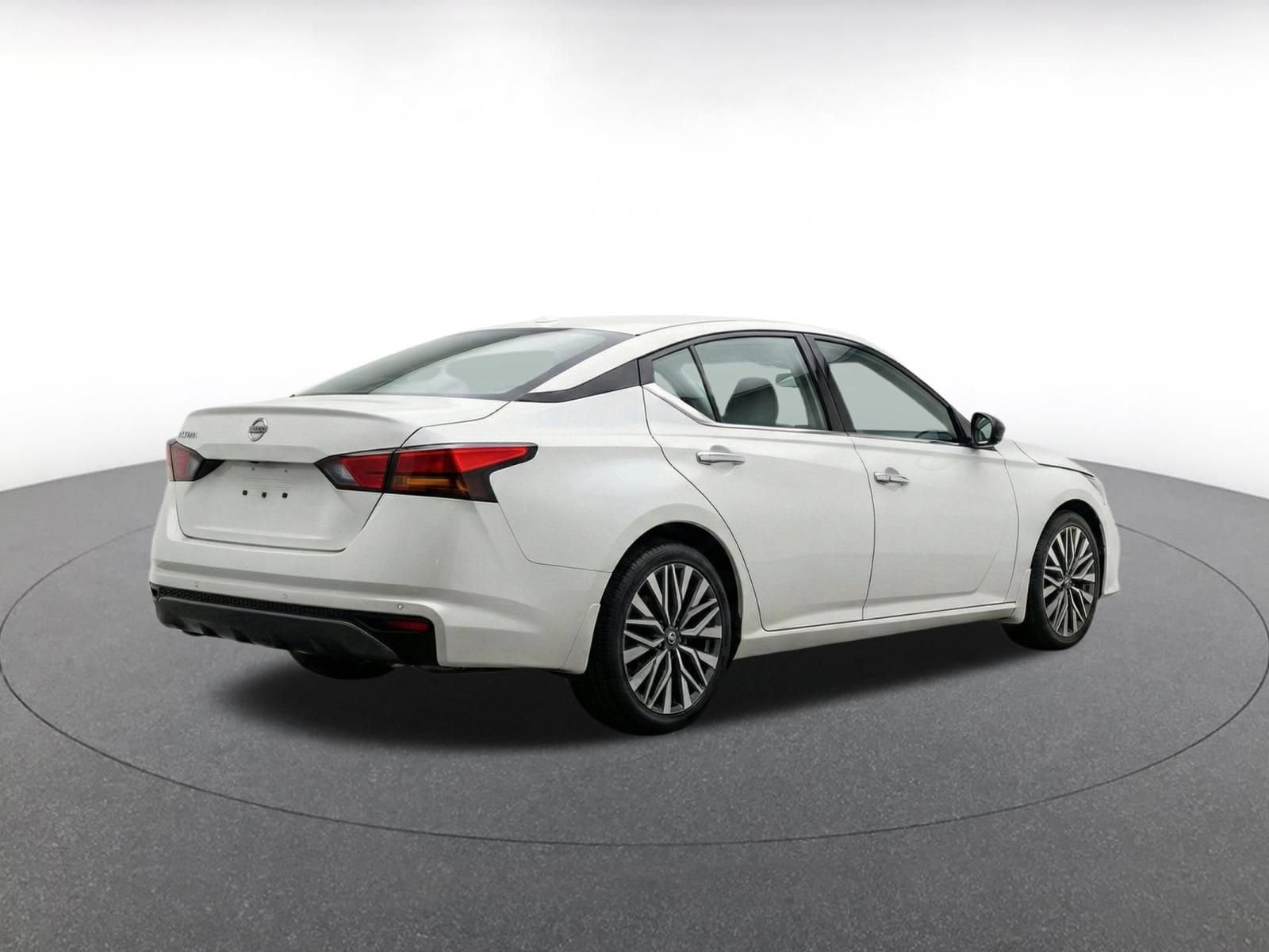 Thumbnail: 2025 Nissan Altima - 11