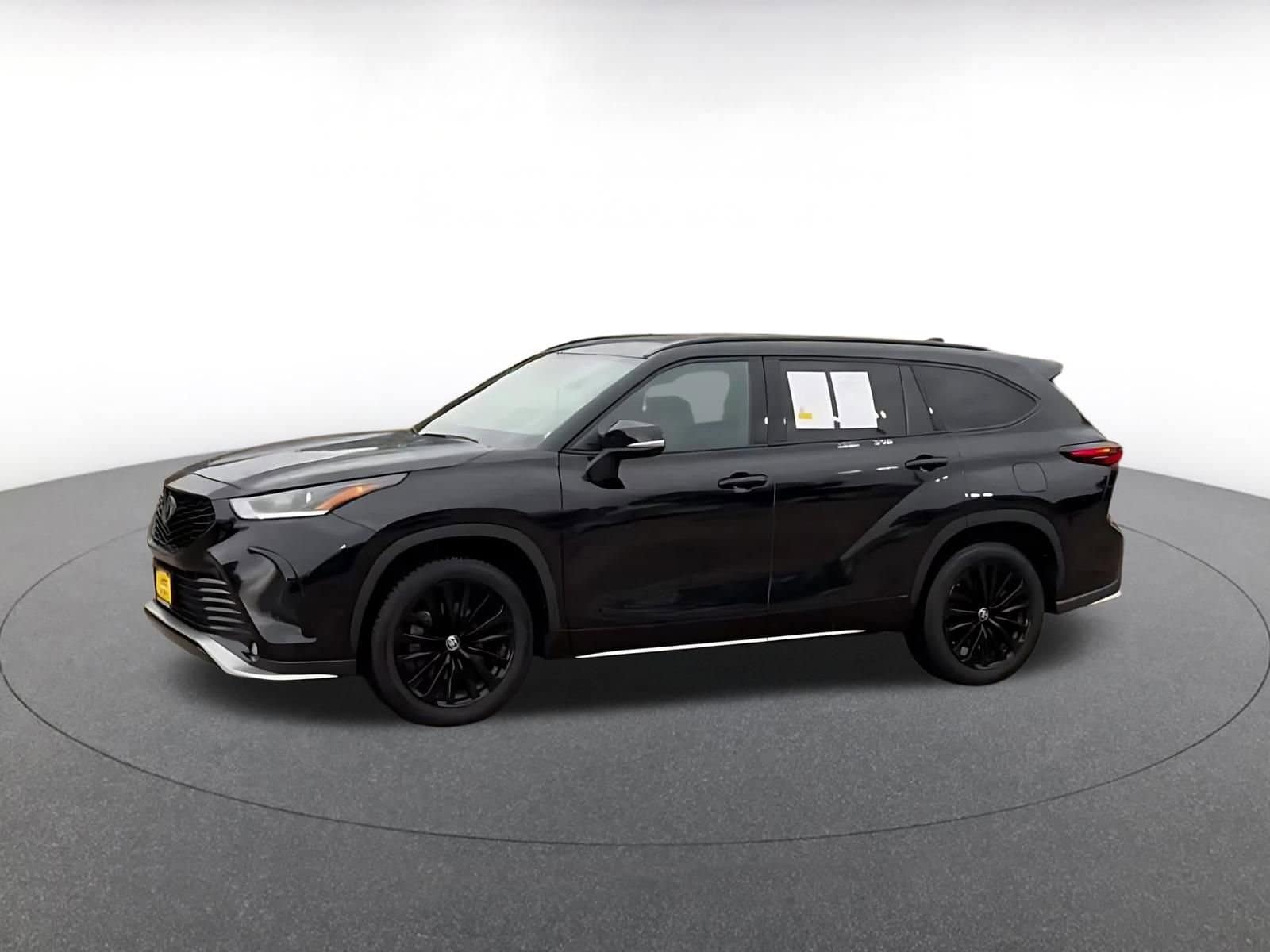 Thumbnail: 2025 Toyota Highlander - 8