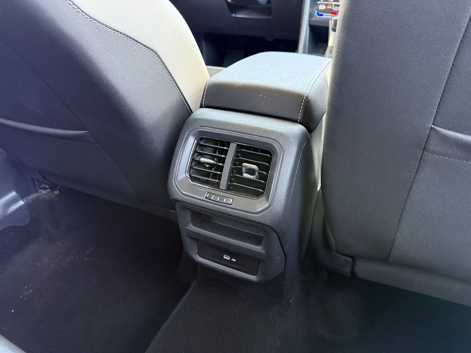 Thumbnail: 2025 Volkswagen Taos - 23