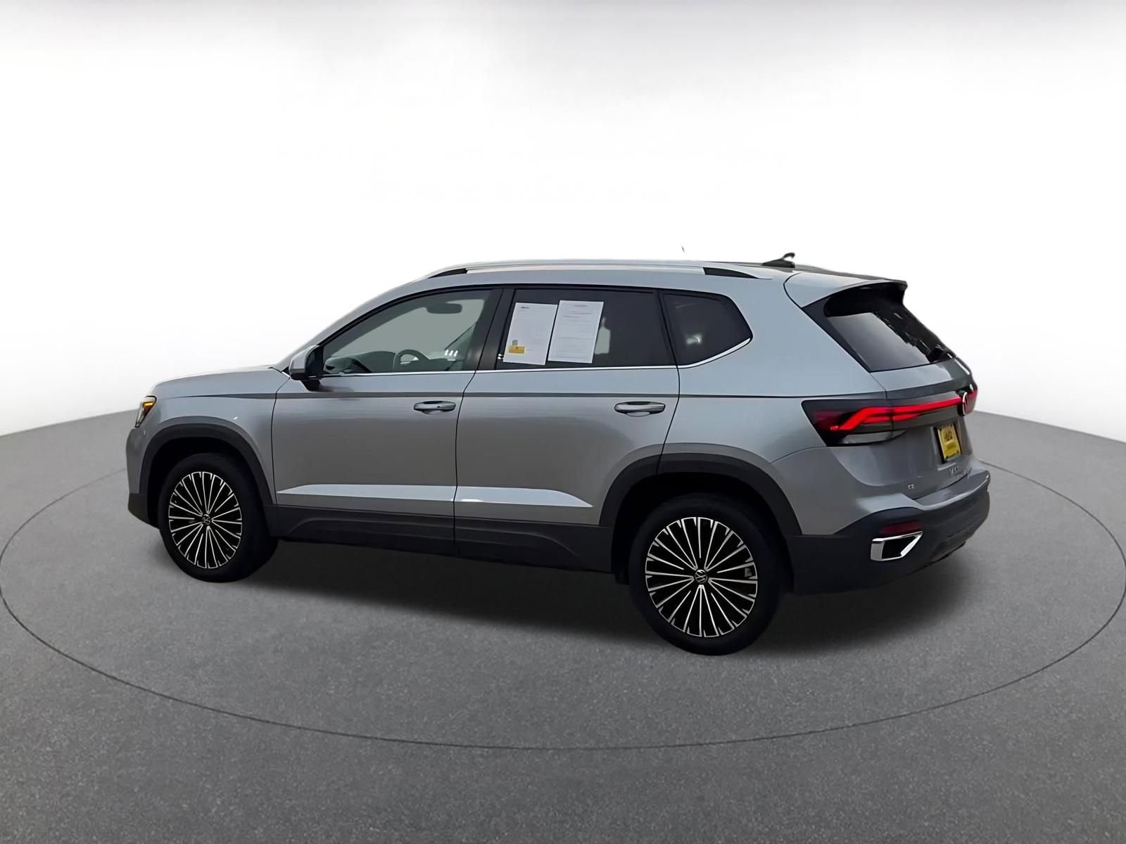Thumbnail: 2025 Volkswagen Taos - 10