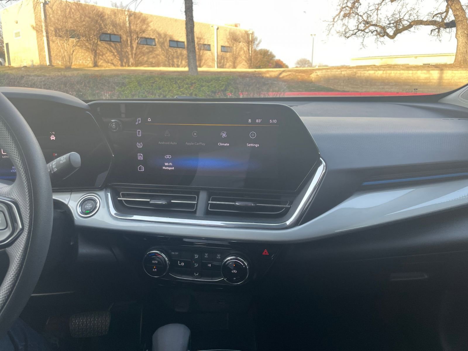 Thumbnail: 2025 Chevrolet Trax - 17