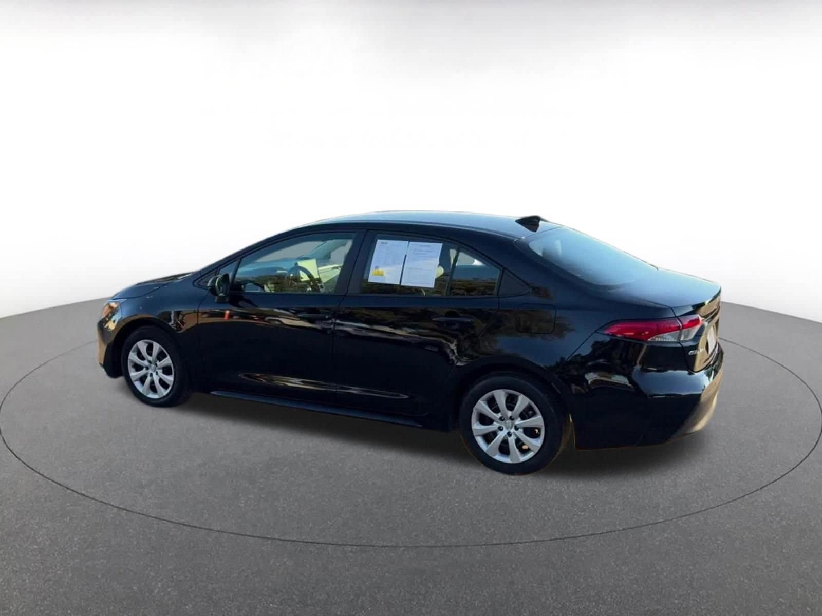 Thumbnail: 2025 Toyota Corolla - 10