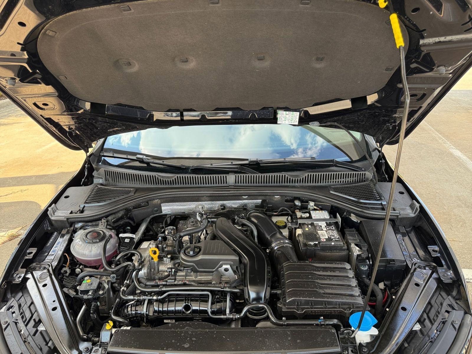 Thumbnail: 2025 Volkswagen Jetta - 32