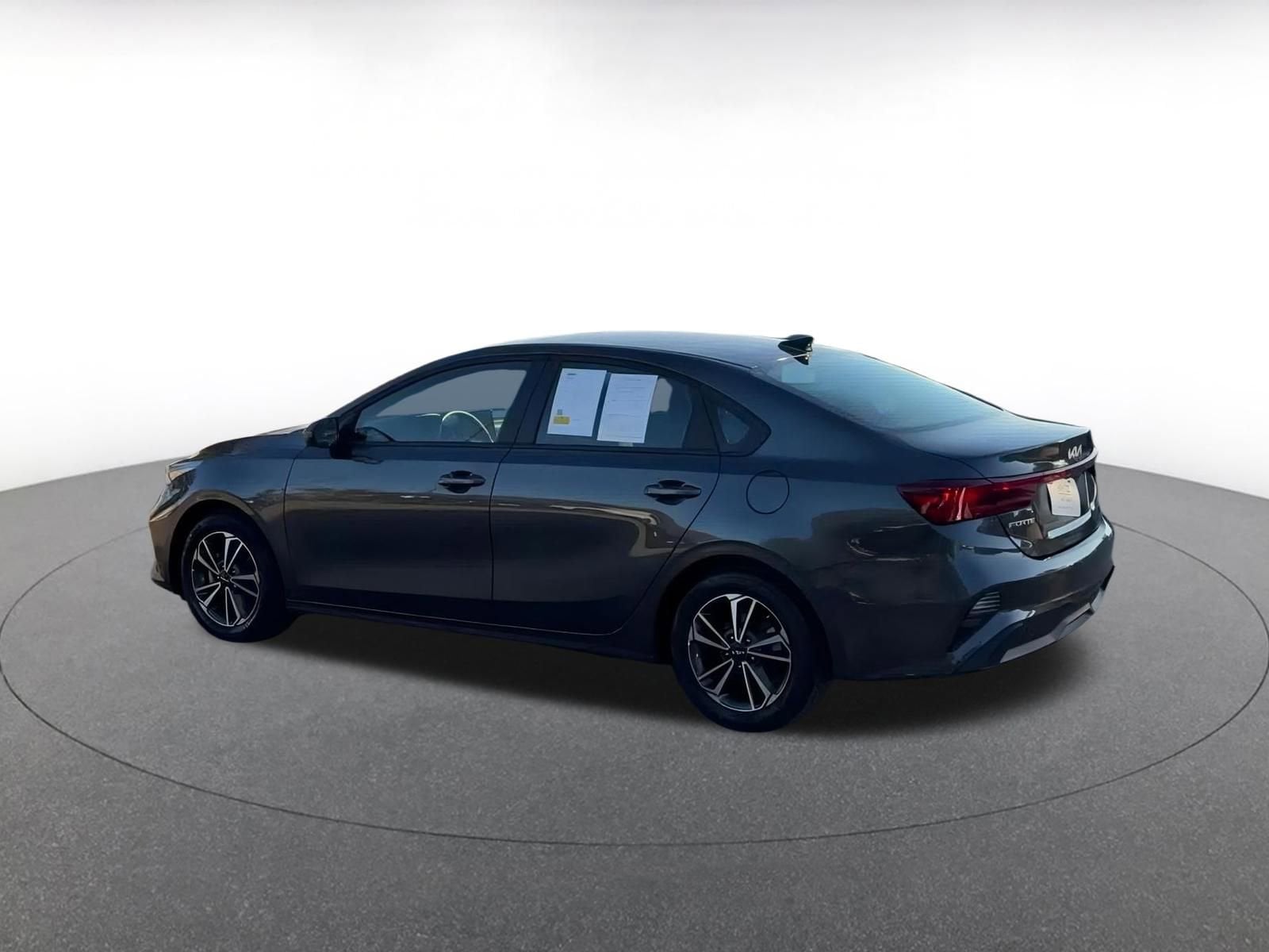 Thumbnail: 2024 Kia Forte - 10