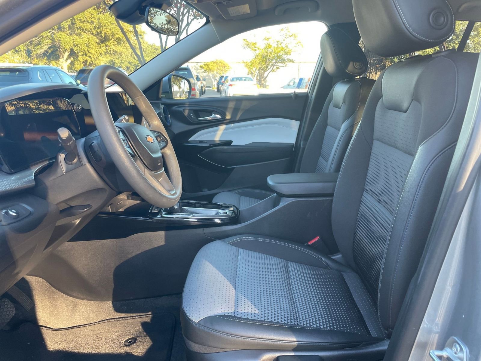 Thumbnail: 2025 Chevrolet Trax - 27