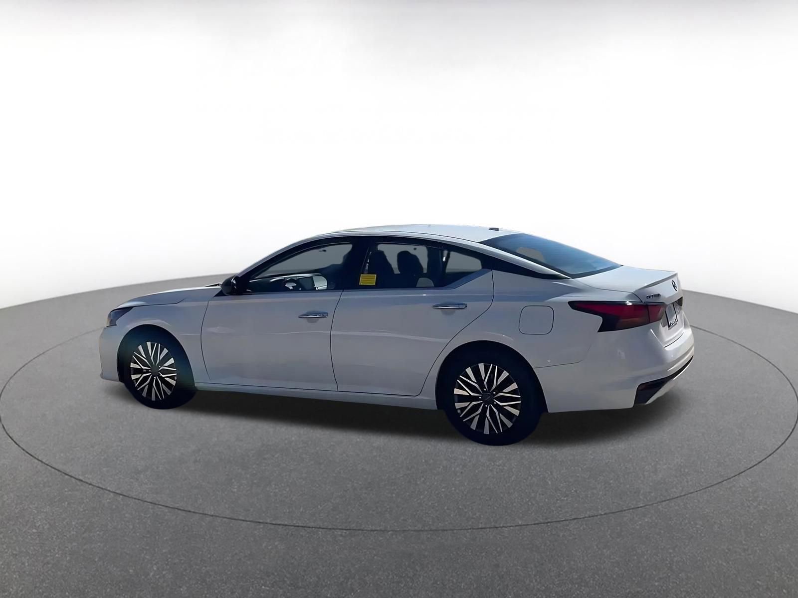 Thumbnail: 2025 Nissan Altima - 10