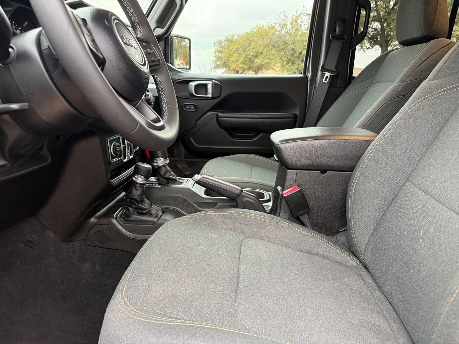 Thumbnail: 2025 Jeep Wrangler - 28