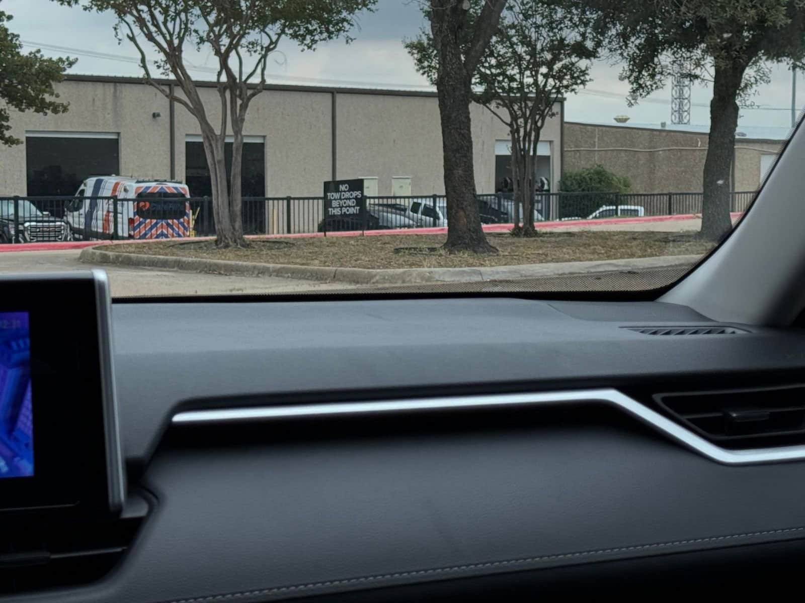 Thumbnail: 2025 Toyota RAV4 - 35