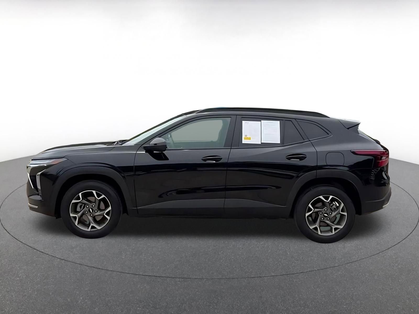 Thumbnail: 2025 Chevrolet Trax - 9