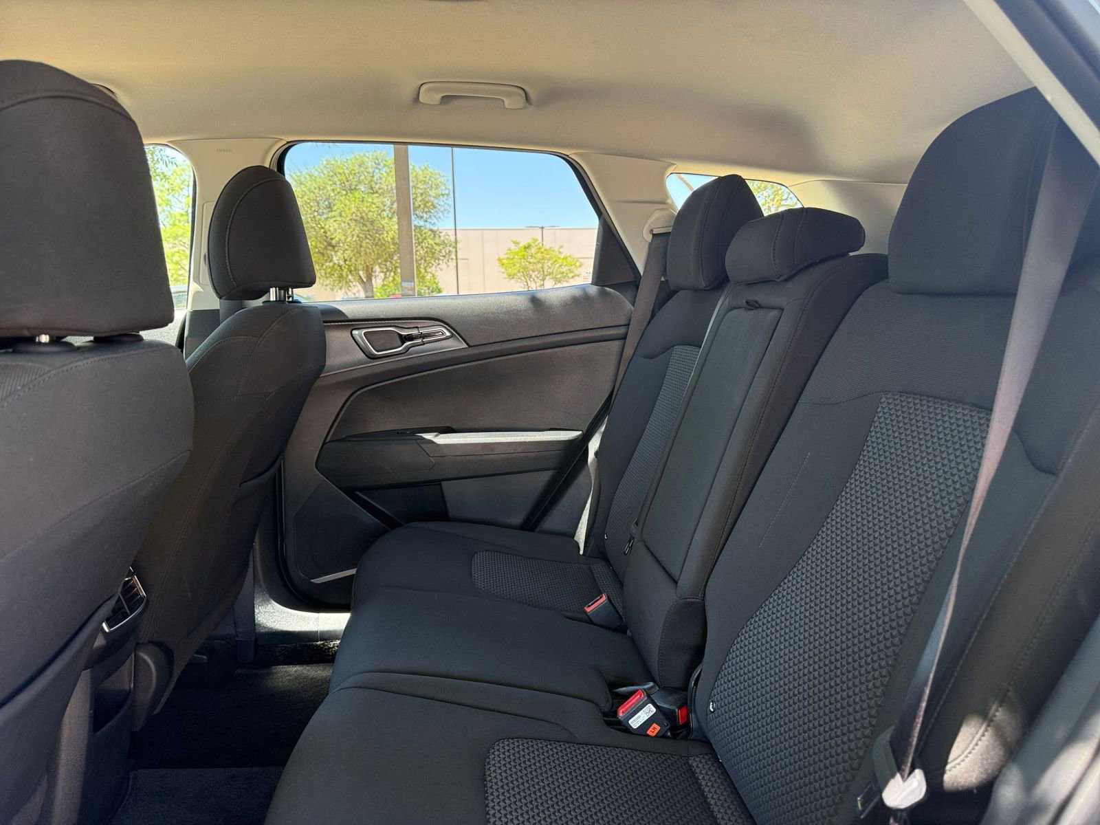 Thumbnail: 2025 Kia Sportage - 25