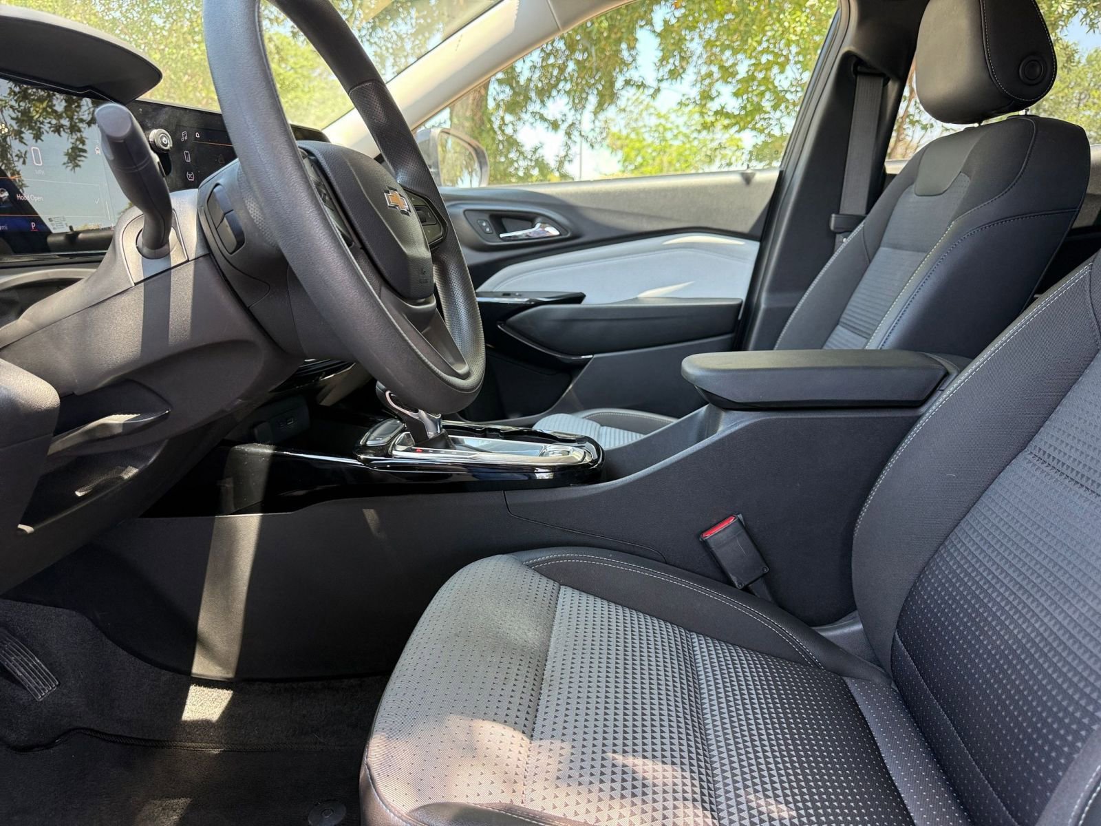 Thumbnail: 2025 Chevrolet Trax - 28