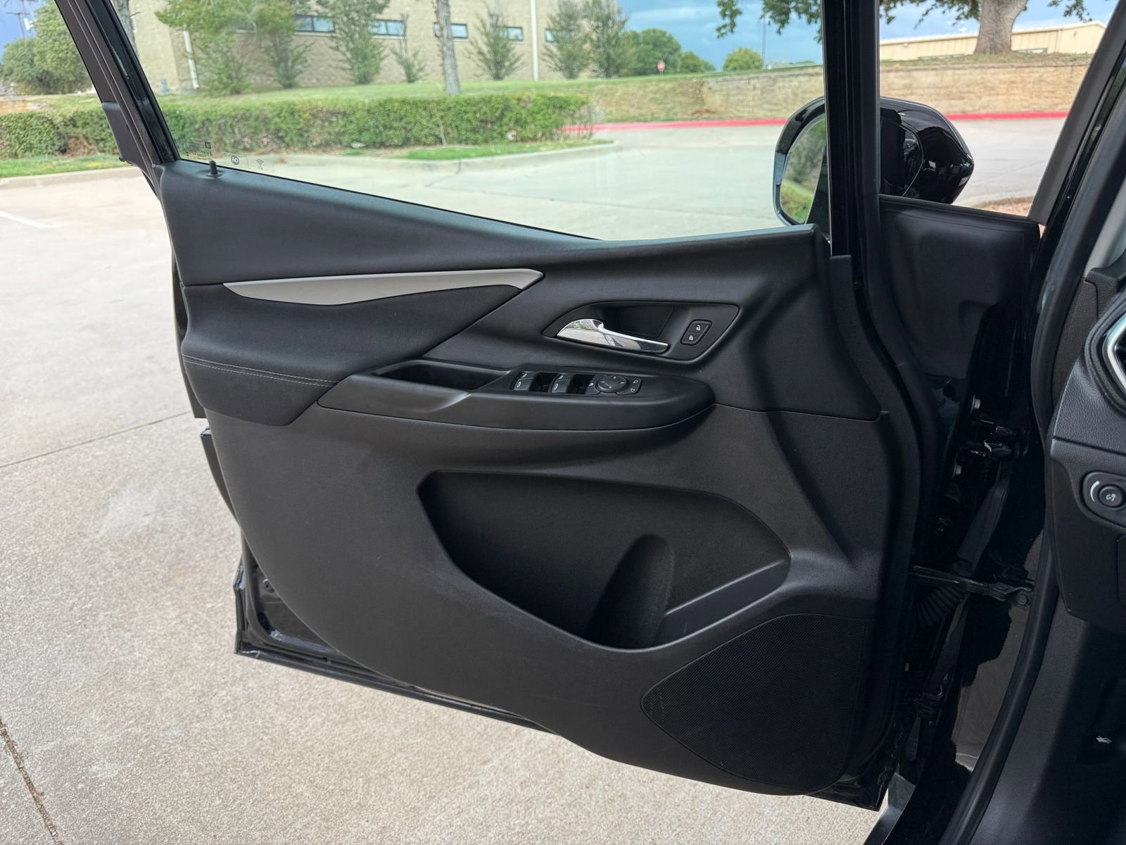 Thumbnail: 2023 Chevrolet Bolt EV - 24