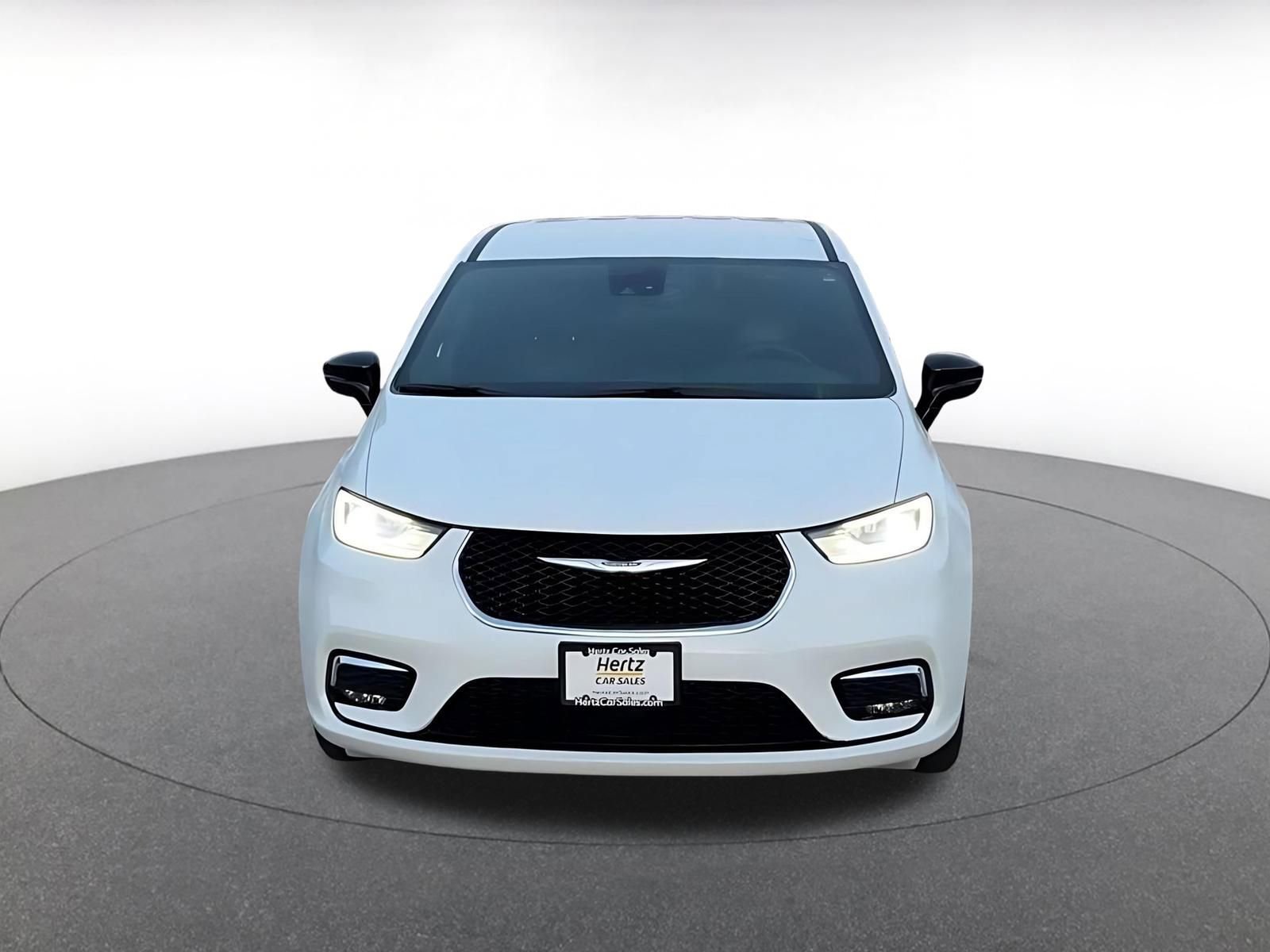 Thumbnail: 2025 Chrysler Pacifica - 4