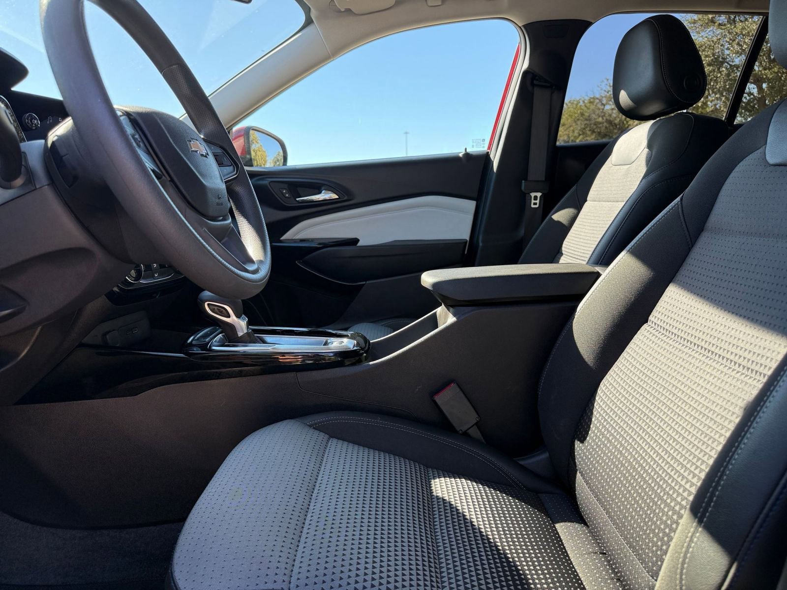 Thumbnail: 2025 Chevrolet Trax - 27