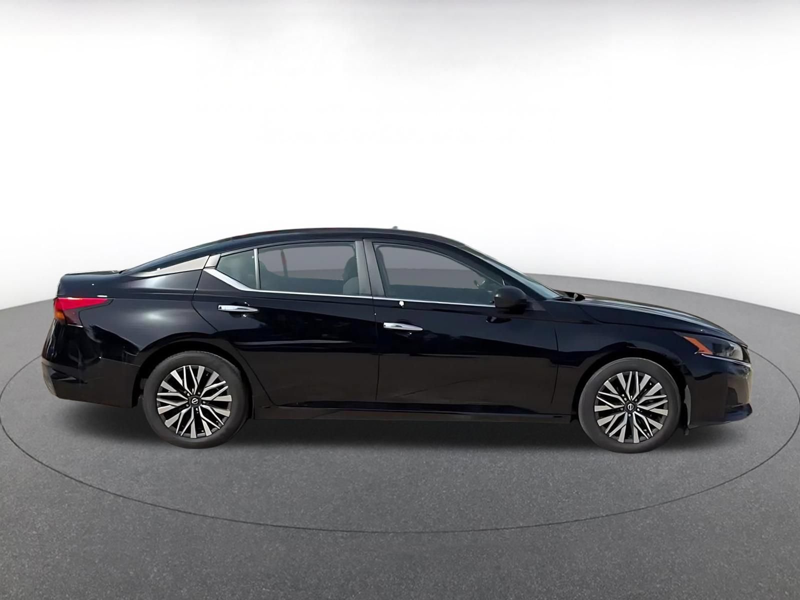 Thumbnail: 2025 Nissan Altima - 16