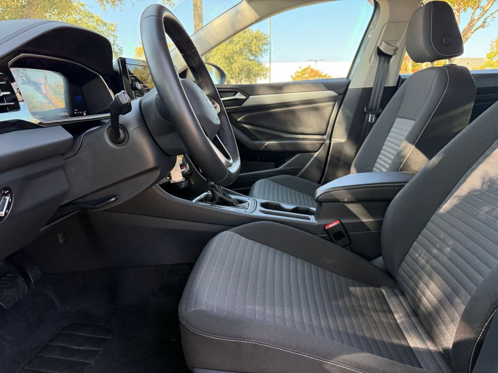 Thumbnail: 2025 Volkswagen Jetta - 27