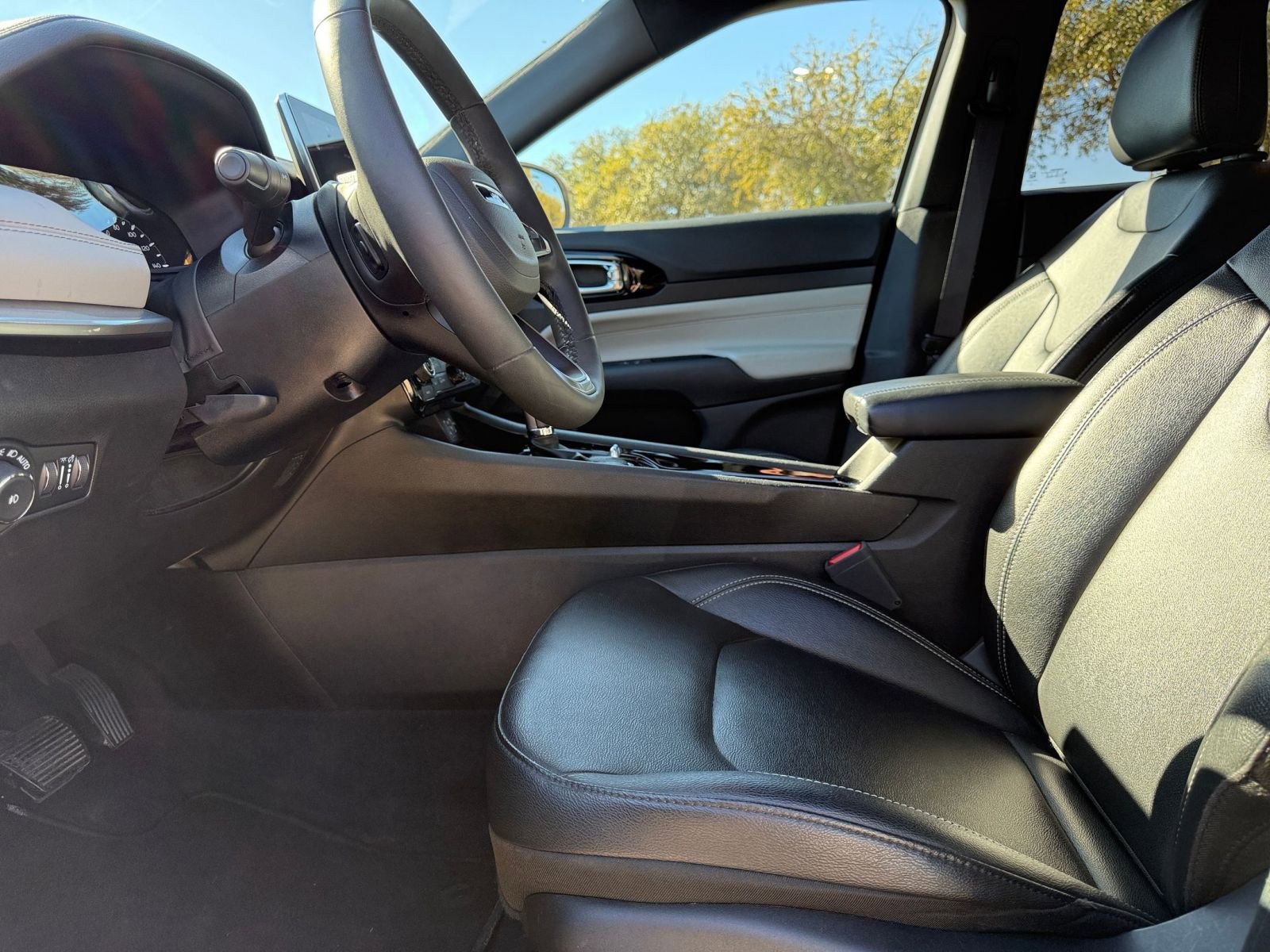 Thumbnail: 2025 Jeep Compass - 27