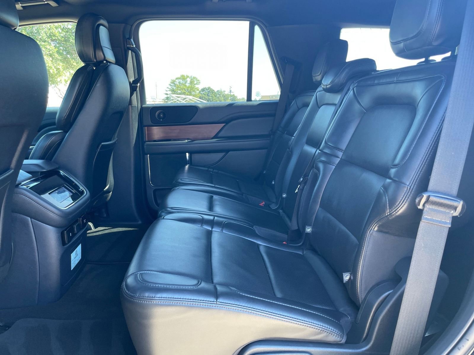 Thumbnail: 2024 Lincoln Navigator - 25