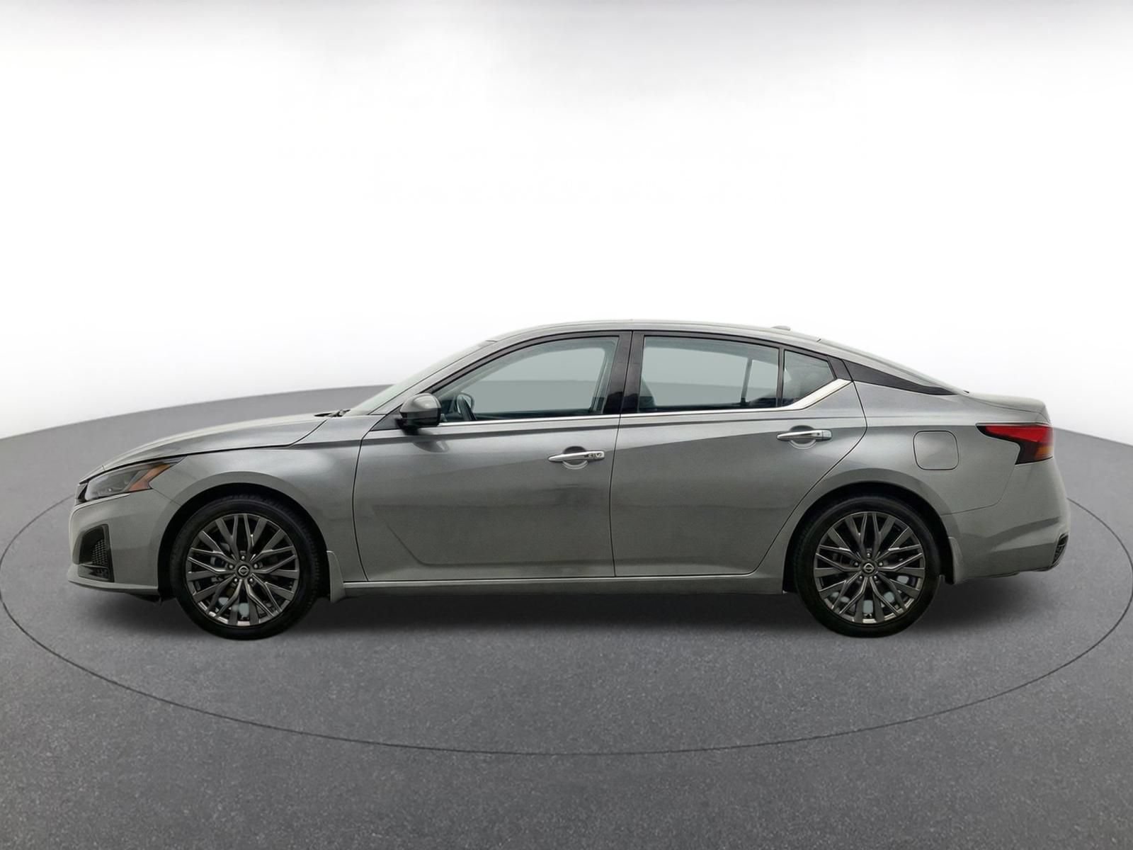 Thumbnail: 2025 Nissan Altima - 4