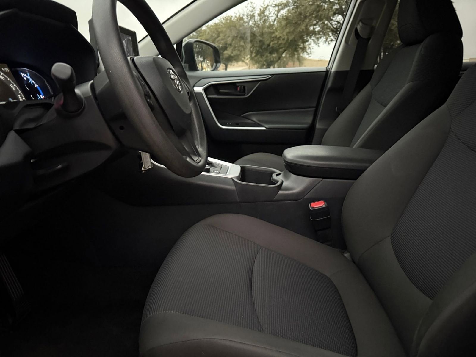 Thumbnail: 2025 Toyota RAV4 - 27